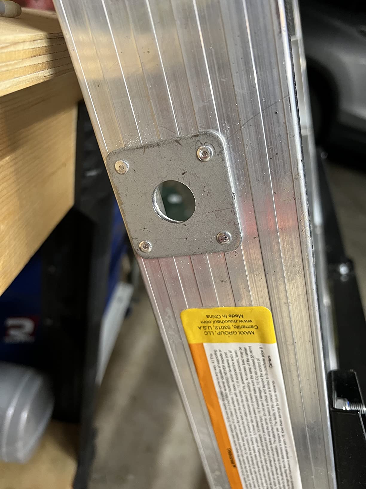 MaxxHaul 70422 Hitch Mount Compact Aluminum Cargo Carrier - 48