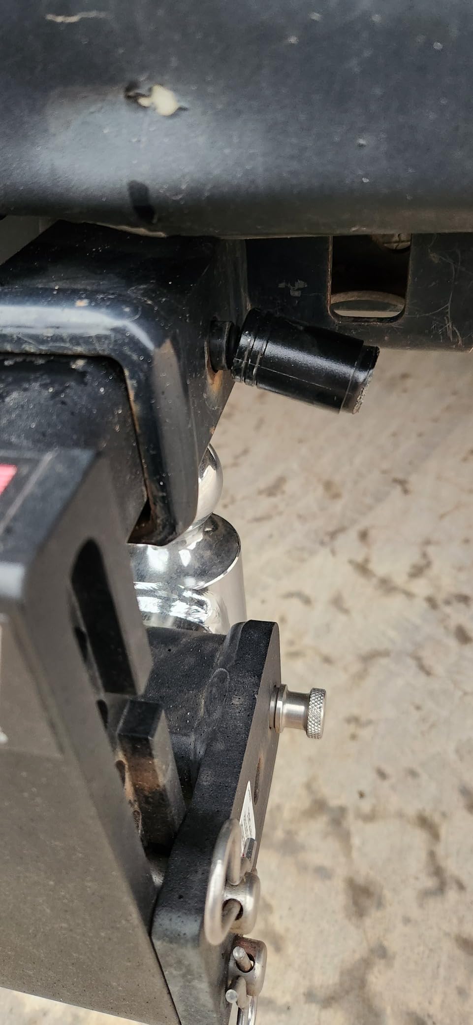 CURT 23518 Black Trailer Hitch Lock, 5/8-Inch Pin Diameter, Fits 2-Inch Receiver customer photo 1