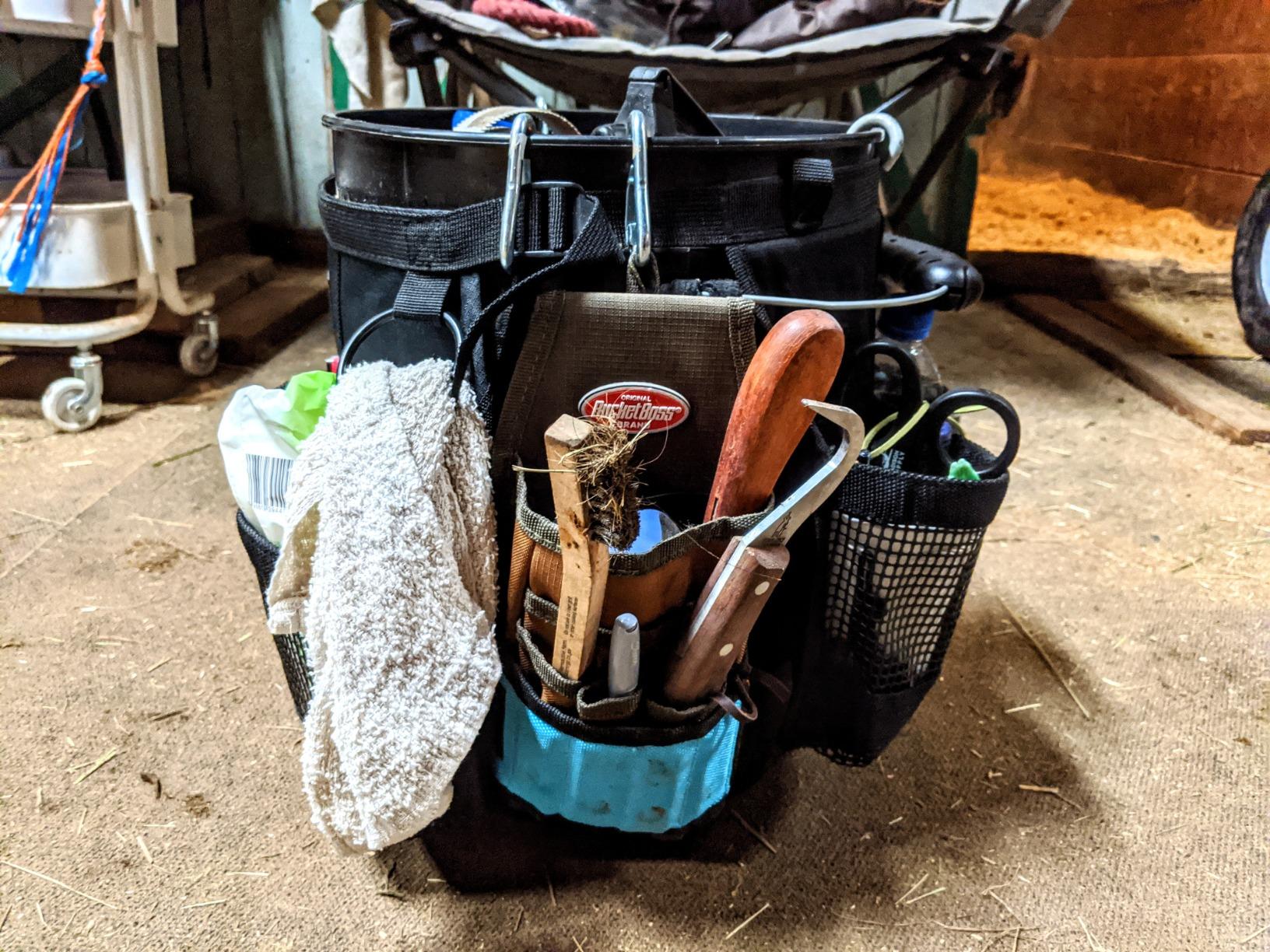 Bucket Boss Auto Boss Wash Boss Organizer for a 5 Gallon Bucket, with Fast-Drying, Exterior Mesh Pockets for Car Supplies customer photo 2