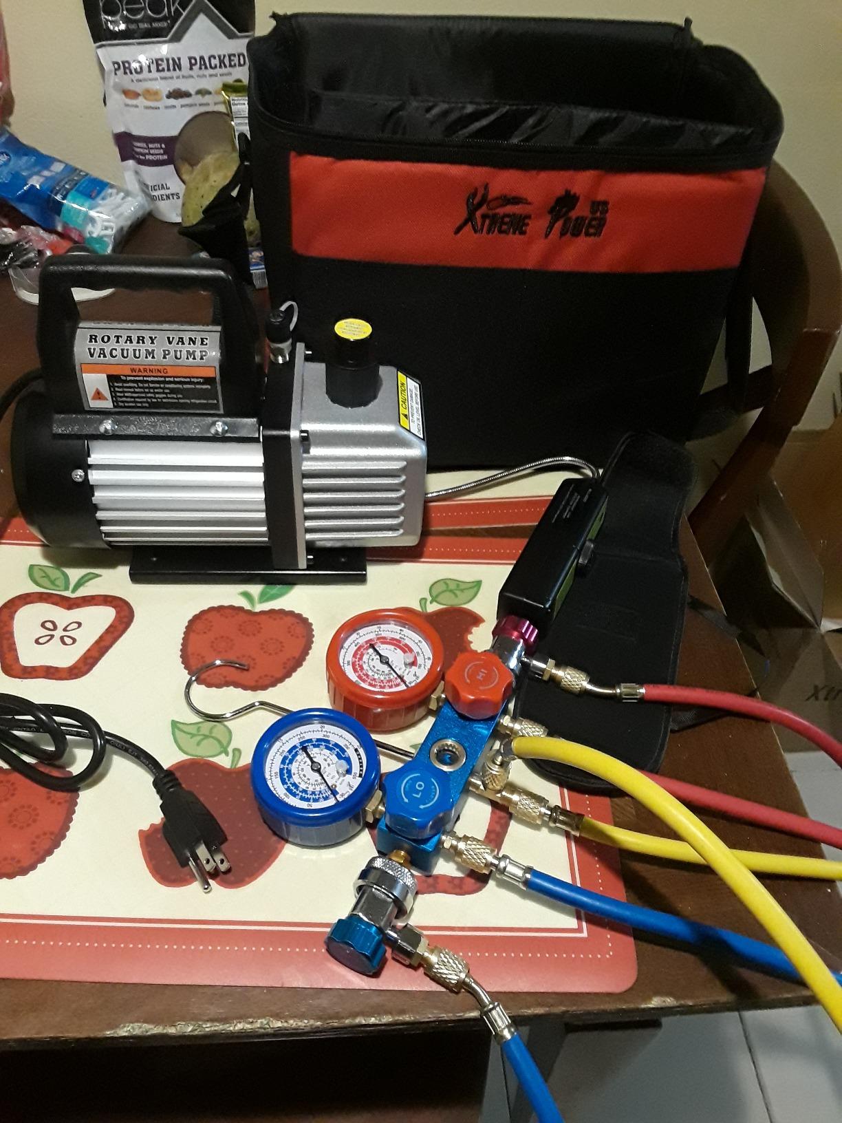XtremepowerUS 4CFM Vacuum Pump R134a R22 R32 R410A A/C Manifold Gauge Can Tap Manifold Gauge with Leak Detector Carry Bag for HVAC Air Conditioning Refrigeration Recharging customer photo 2