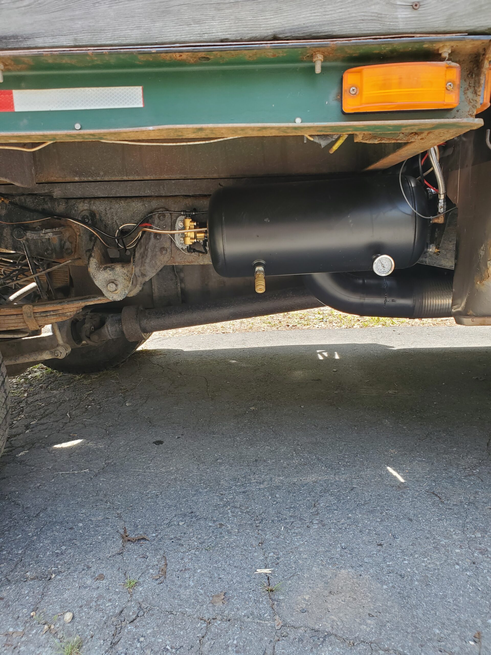 Vixen Horns 5 Gallon (18 Liter) Train/Air Horn Tank with 200 PSI Compressor Onboard System/Kit 12V VXO8350 customer photo 2