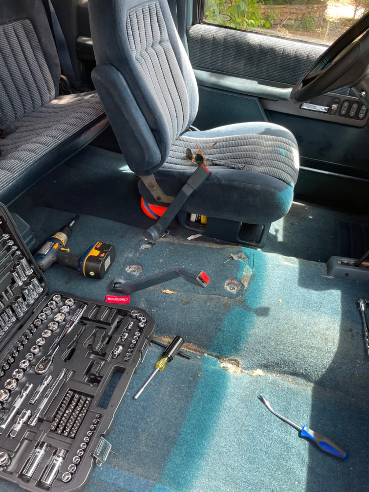 DEWALT 200-Piece Socket Set, Metric/SAE Mechanic Tool Set with Storage Case (DWMT75000) customer photo 1