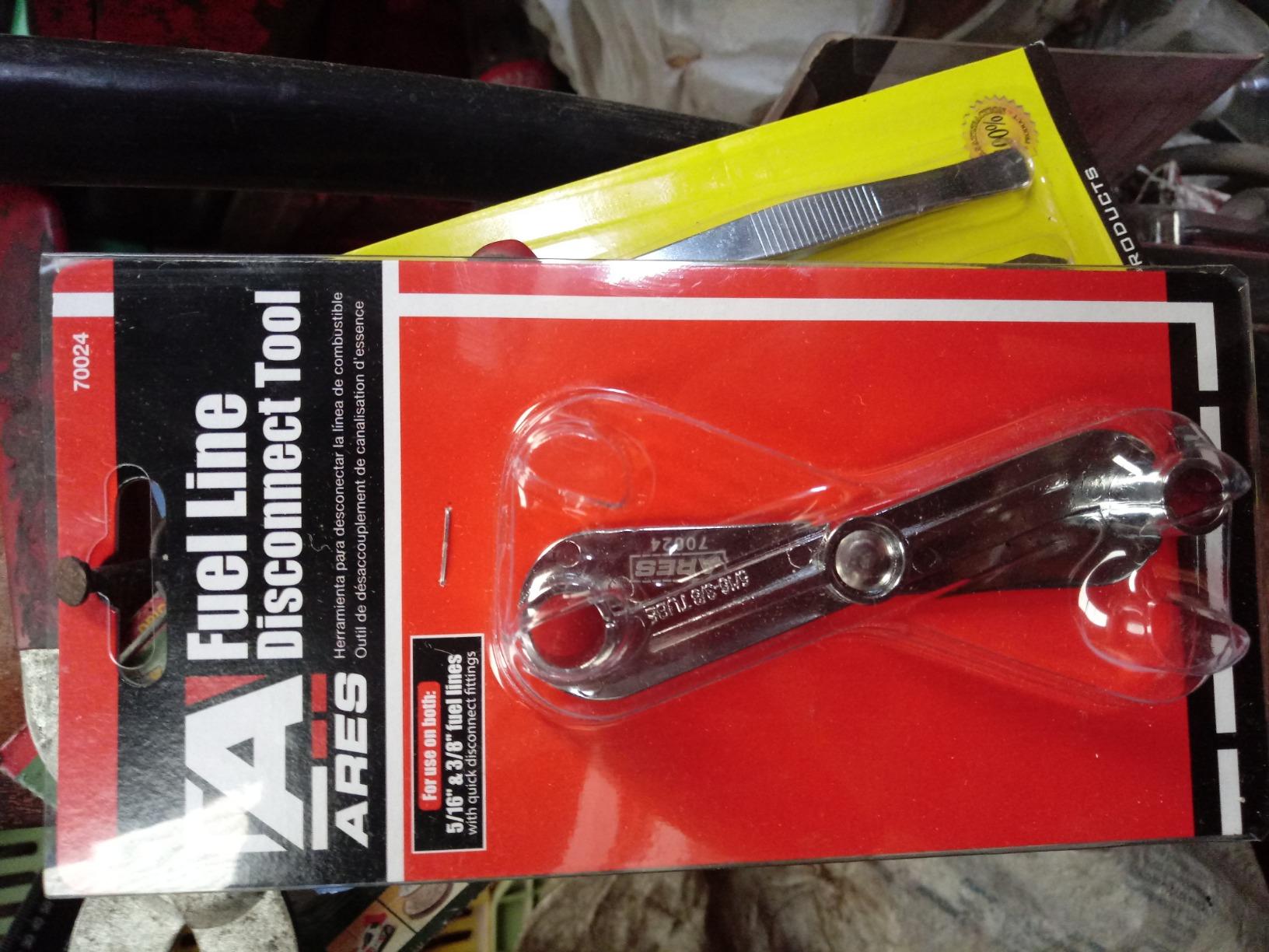 ARES 70024 Scissor Fuel Line Disconnect Tool - 3/8-Inch and 5/16-Inch customer photo 1