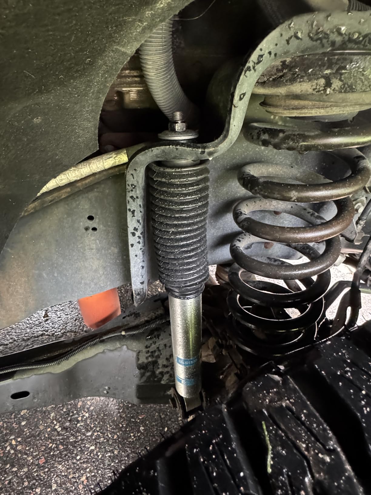 Bilstein 5100 Monotube Gas Shock Set Compatible with 2005-2016 Ford F250 / F350 4WD Pickups customer photo 1