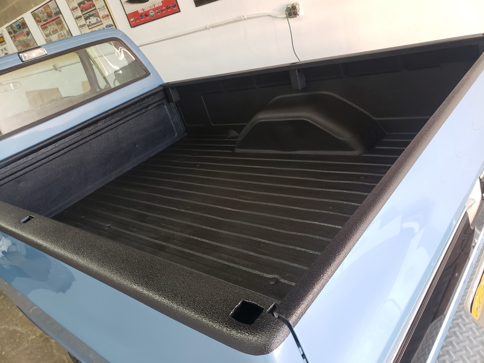 Raptor Black Urethane Spray-On Truck Bed Liner Kit, Protective Paint With Spray Gun, 6 Quart Kit customer photo 2