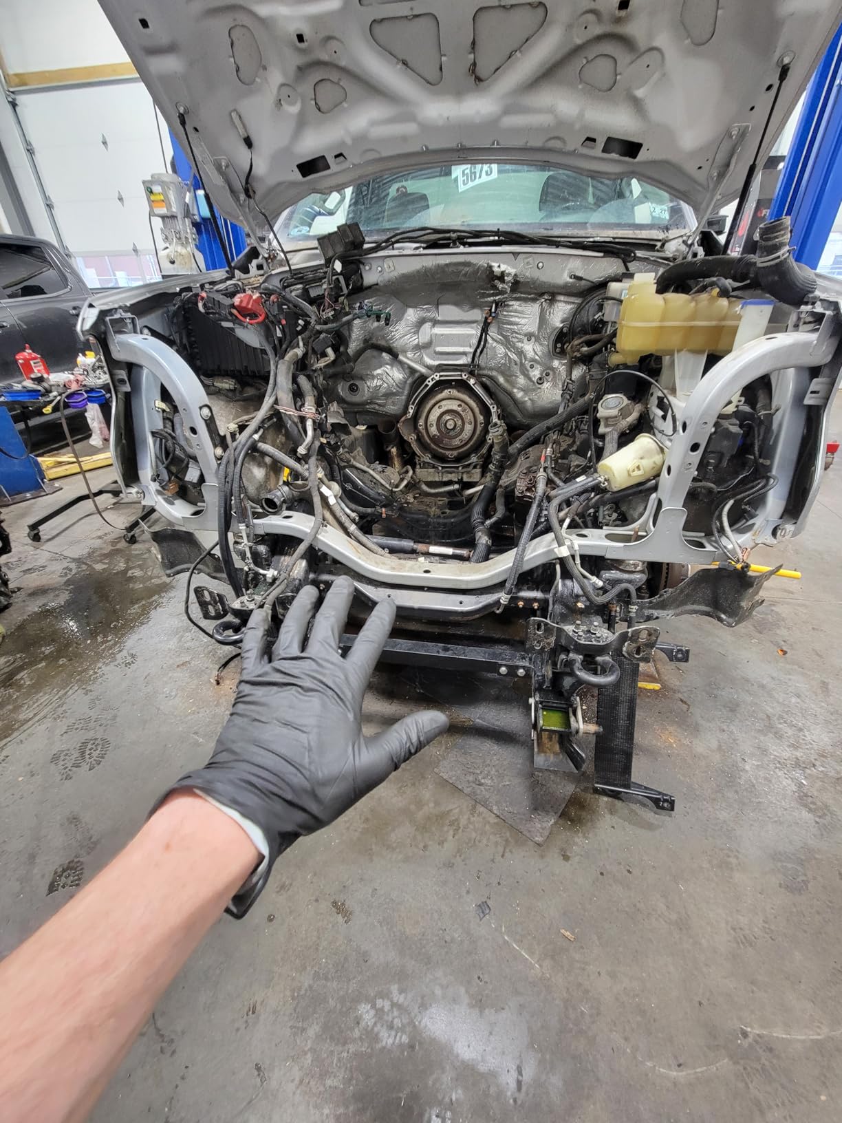 Venom Steel Industrial Nitrile Gloves, Chemical Resistant Disposable Black Gloves, Latex-Free, Powder-Free, Textured Grip, Heavy Duty Two-Layer Protection, 6 mil,Medium, 100 Count customer photo 1