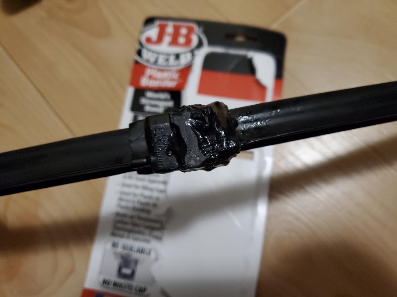 J-B Weld 50139 Plastic Bonder Body Panel Adhesive and Gap Filler Syringe - Black - 25 ml customer photo 2