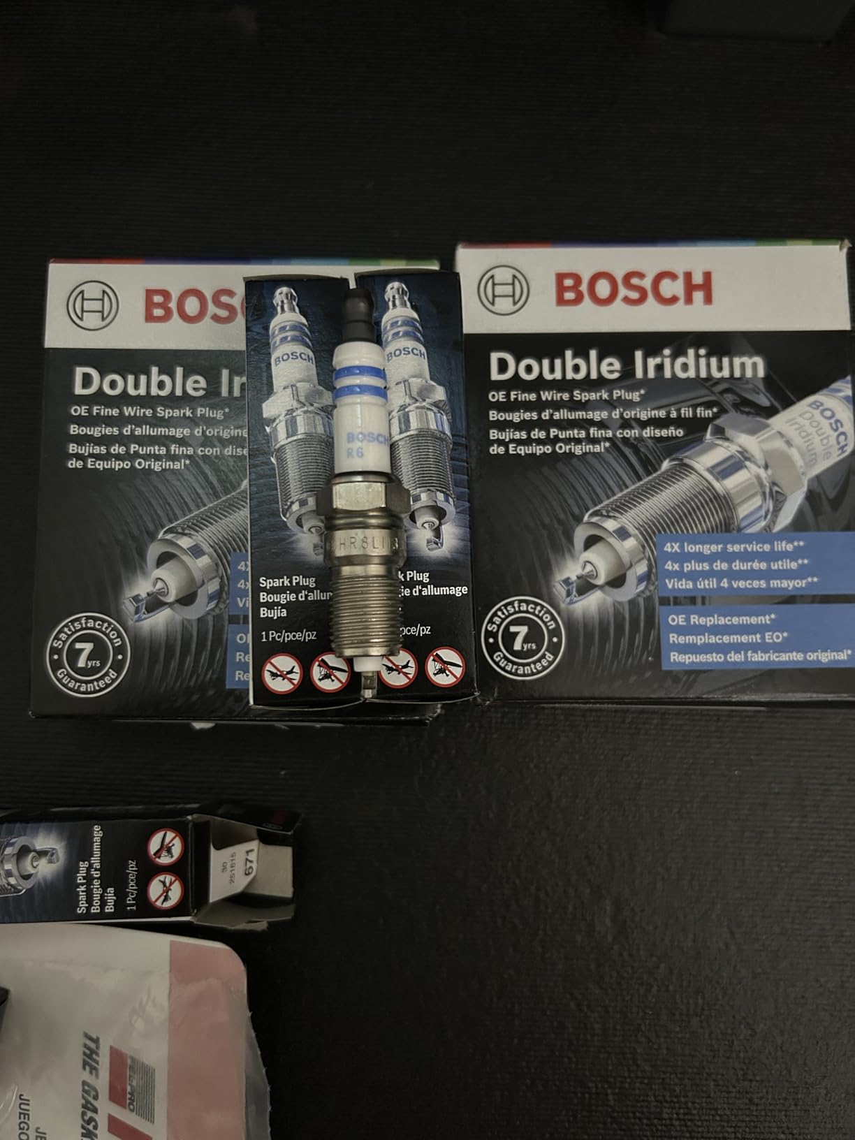Bosch HR8LII33U Original Equipment Fine Wire Iridium Spark Plug - 8 Pack customer photo 1