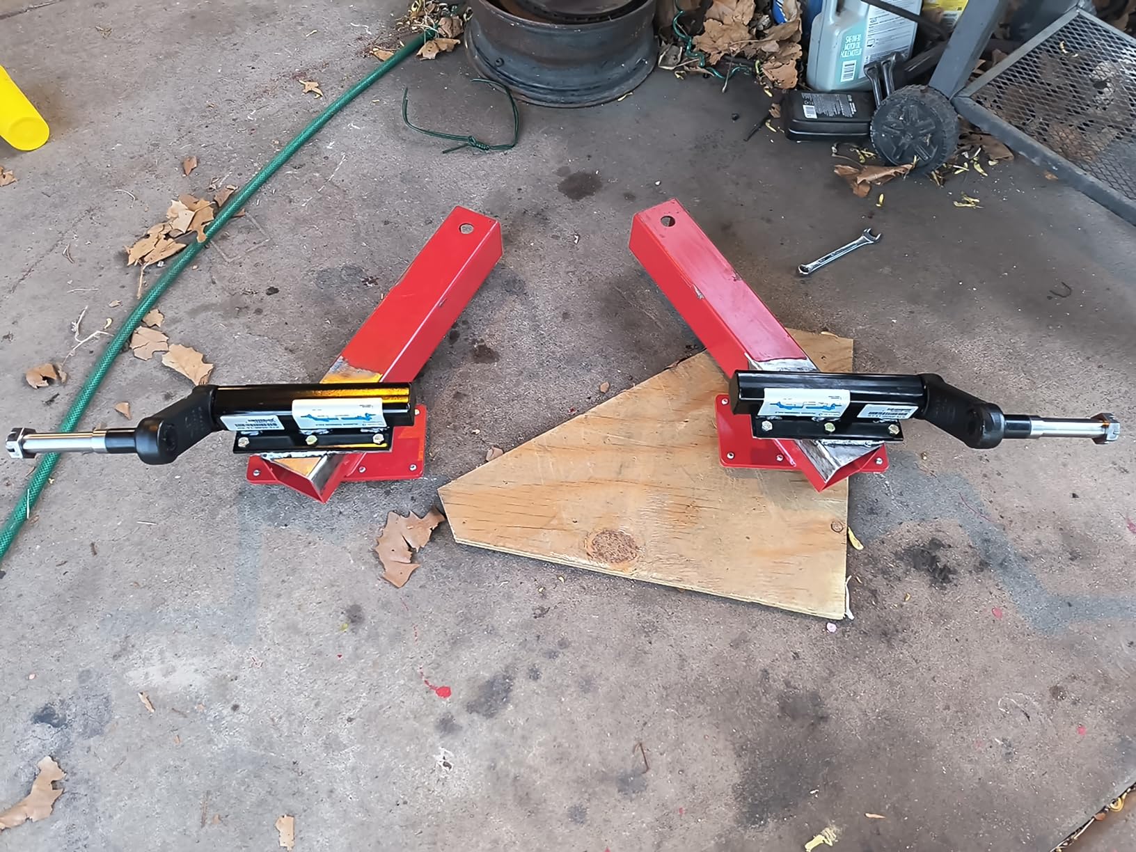RIGID HITCH INCORPORATED 1,000 lb. Torsional Stub Axles with 5-Bolt on 4-1/2 Inch Hubs (TSA-10150) customer photo 1