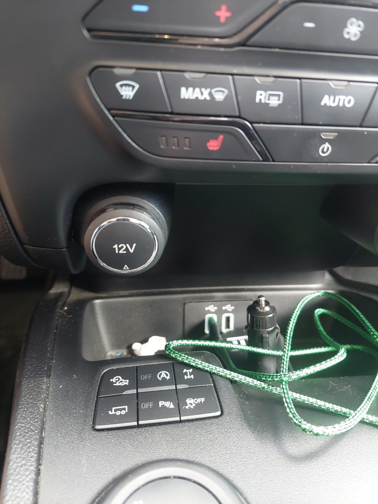 12V Plug in Car Battery and Charging System Tester, Test Car Power Condition & Alternator Charging(LCD Display Car Battery Monitor Voltmeter) customer photo 1