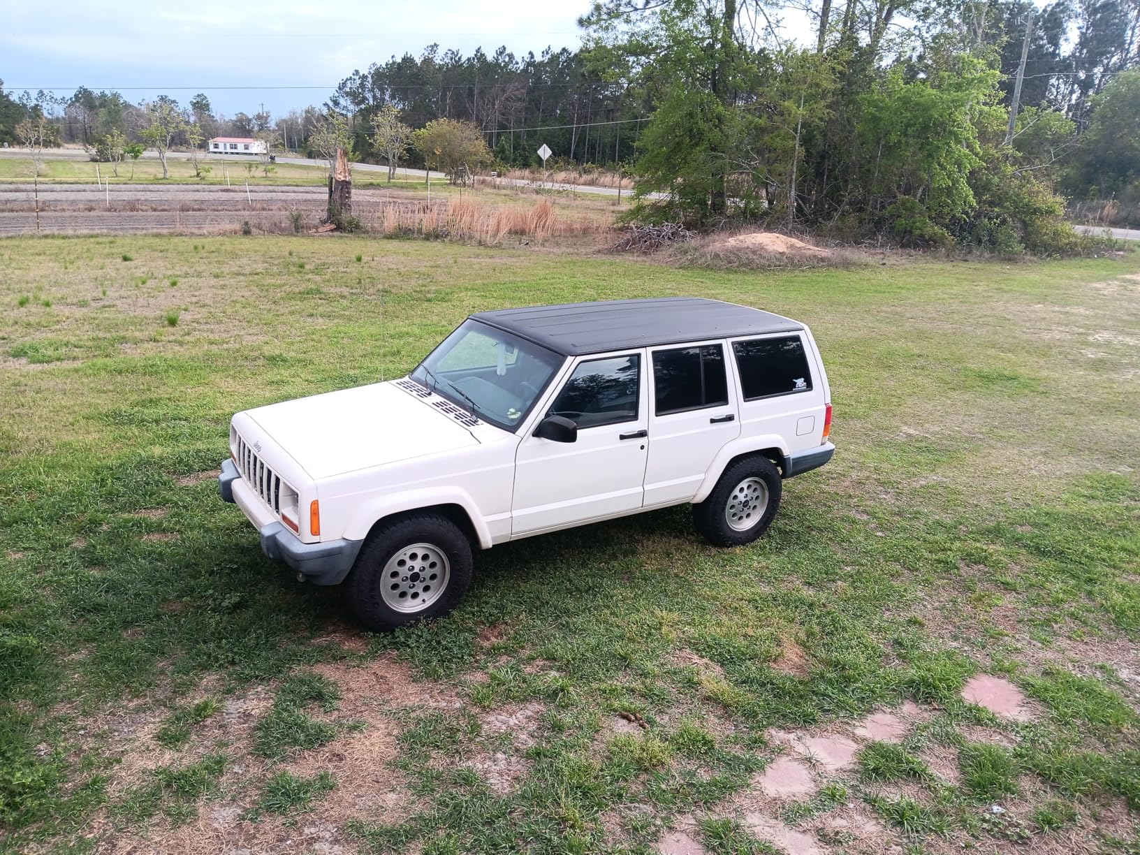 Custom Shop U-Pol Raptor Black Urethane Spray-On Truck Bed Liner Kit w/Free Custom Coat Spray Gun with Regulator, 4 Quarts customer photo 1