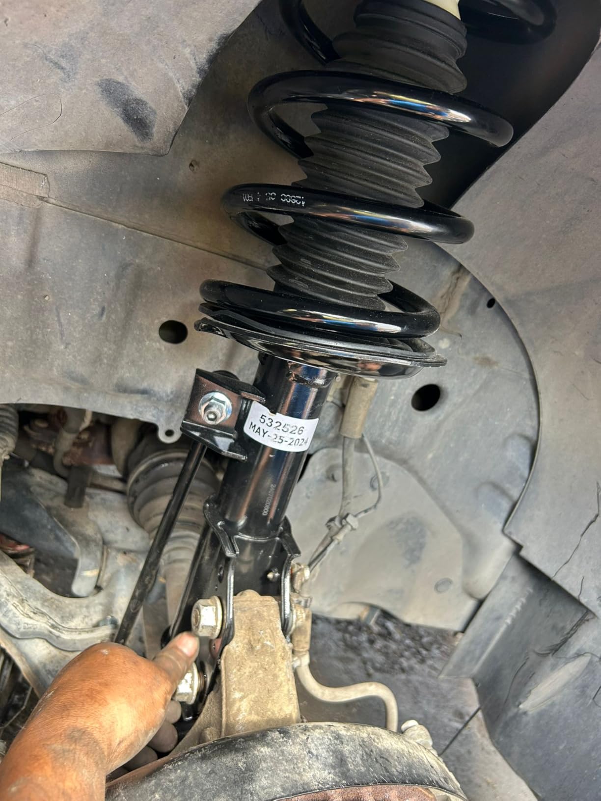 Detroit Axle - 2.4L 2.5L Front Struts Sway Bars for Toyota RAV4 Complete 2 Struts with Coil Spring 2 Front Sway Bar Links Replacement Ready customer photo 1