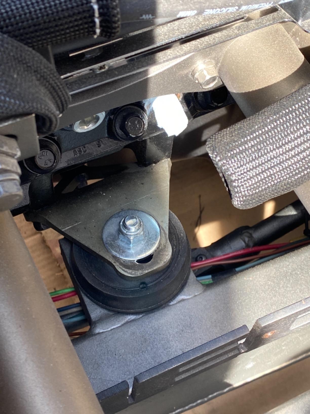 Universal Bolt-Through Engine Mount Cushion Kit - Heavy Duty Rubber Cushions - Absorbs Vibrations - Complete with Bolts customer photo 1