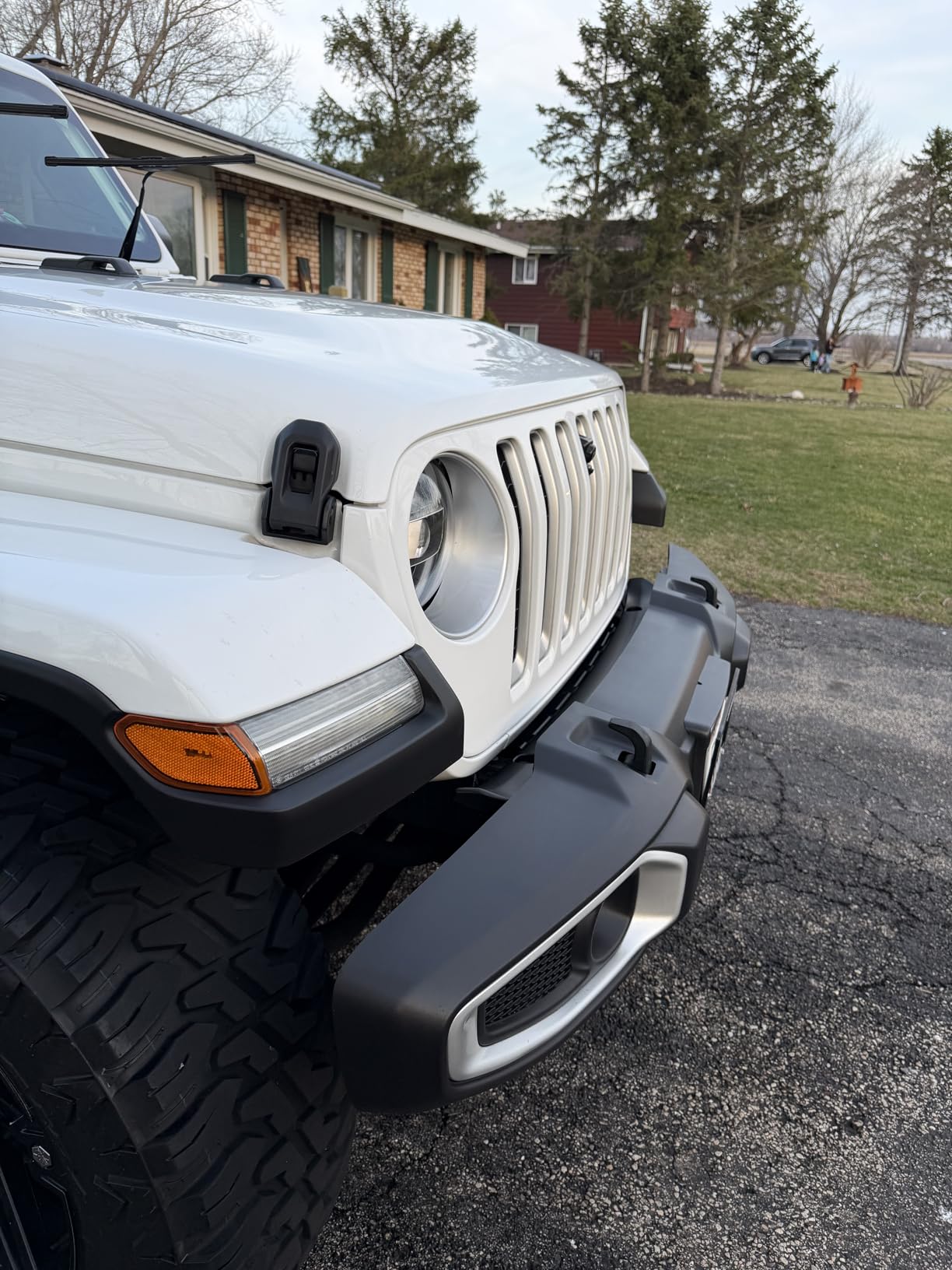 P&S Shine All Performance Dressing - High Gloss Tire & Trim Dressing - Water-Based, Interior/Exterior Use on Rubber, Vinyl & Leather - Pro Detail Finish - 1 Gallon customer photo 2