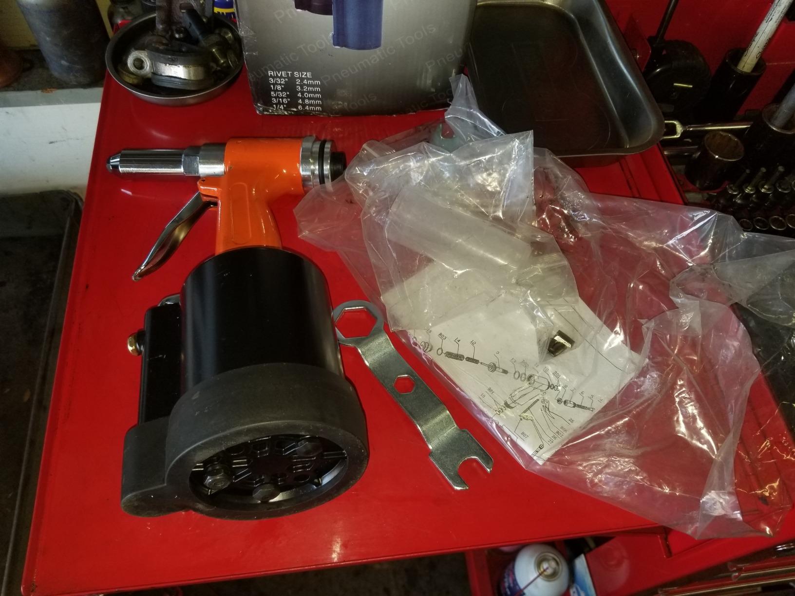 8MILELAKE Pneumatic Pop Rivet Gun Air Riveter Tool Heavy Duty Riveting Machine with 5 Sizes Nosepieces and 3 Claw Clips customer photo 2