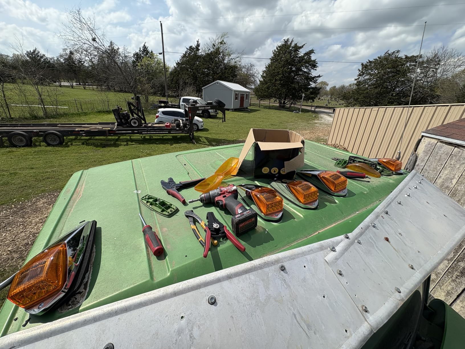 Partsam 31LED Amber Cab Marker Light Waterproof Top Roof Running Cab Lights Compatible with Peterbilt/Kenworth/Freightliner/Western Star/Mack/International/Paccar Trailer Trucks customer photo 2