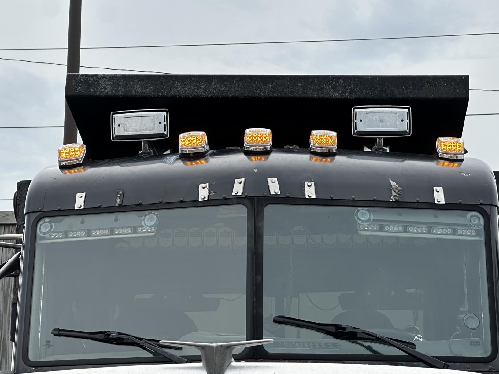 Partsam 5pcs Clear Lens 31LED Amber Cab Marker Top Roof Running Lights w/Chrome Base Compatible with Peterbilt/Kenworth/Freightliner/Western Star/Mack/International/Paccar Trailer Trucks customer photo 1