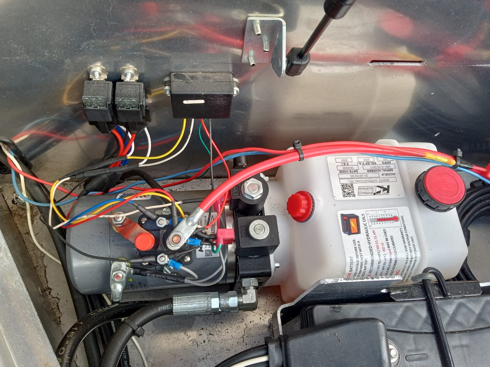 AUTOUTLET 2PCS Wireless Winch Remote Control Kit 100ft Range Winch Wireless Controller for DC 9-30V Winches Up to 20,000lb Capacity customer photo 1