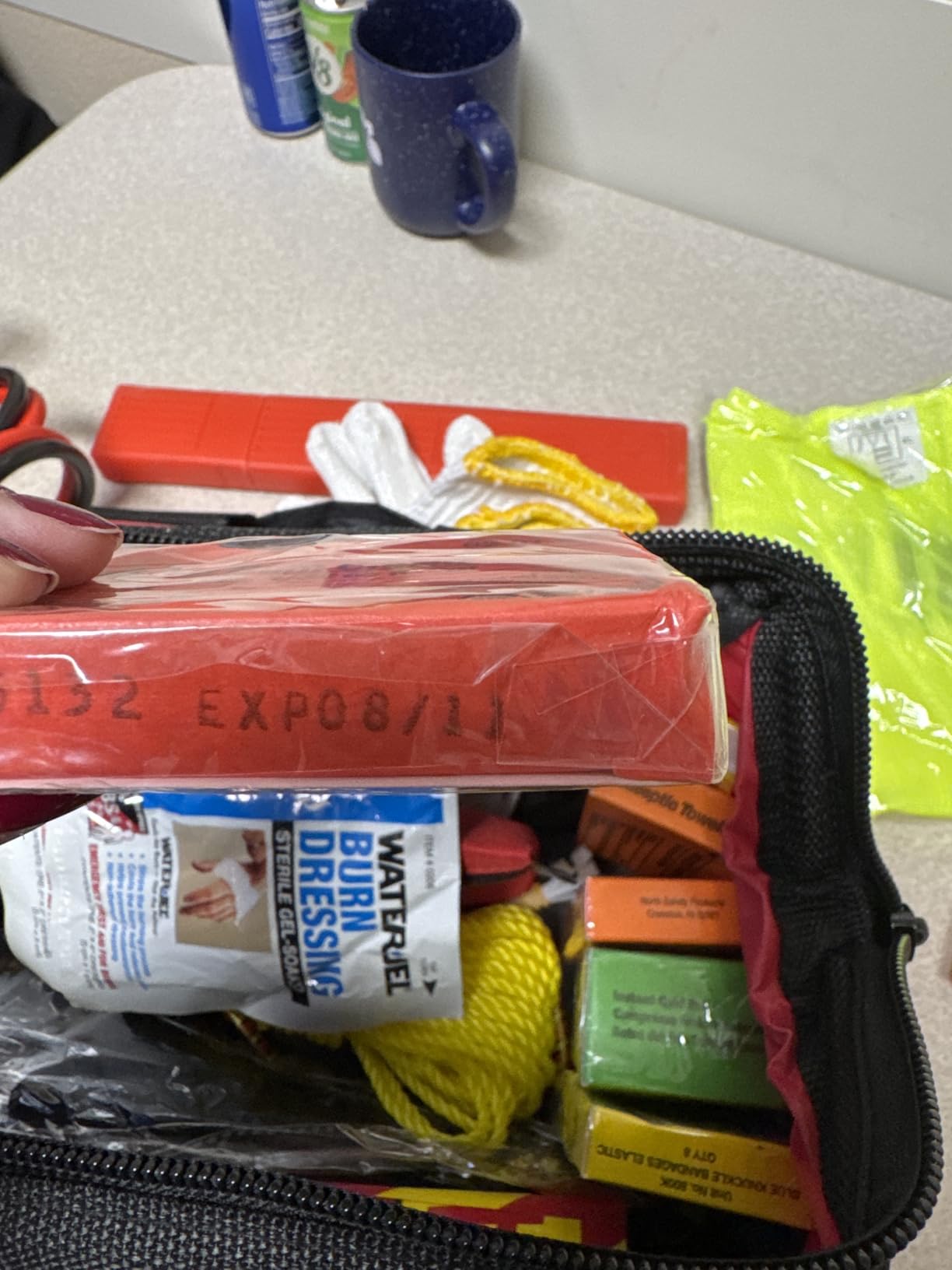 Thrive Emergency Car Kits for Vehicles - Roadside Emergency Car Kit (104 Pieces) - Car Kits for Emergency - Roadside Car Kit with Jumper Cables and Mini First Aid Kit - Gray Bag customer photo 1