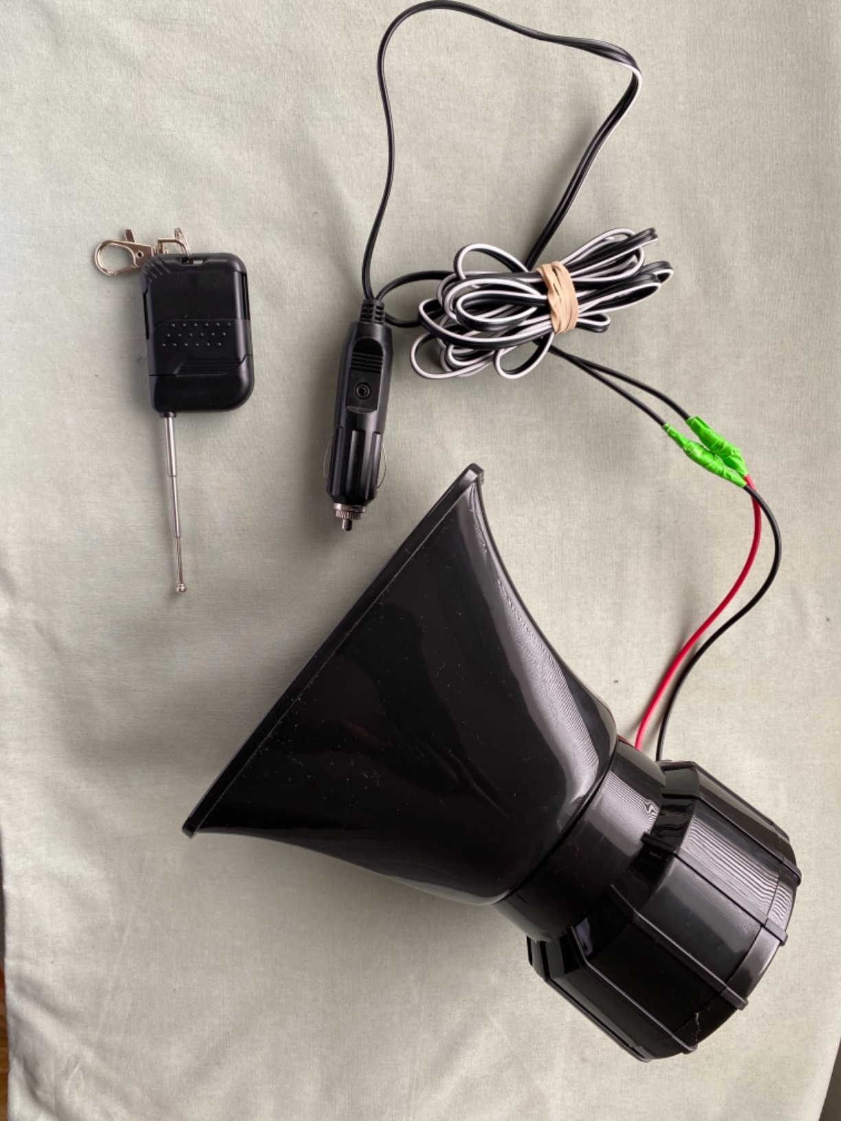 7 Tone Sound Loud Car Siren Vehicle Horn Hooter/Ambulance/Siren/Traffic Sound with Black Remote Controller 12V 100W customer photo 1