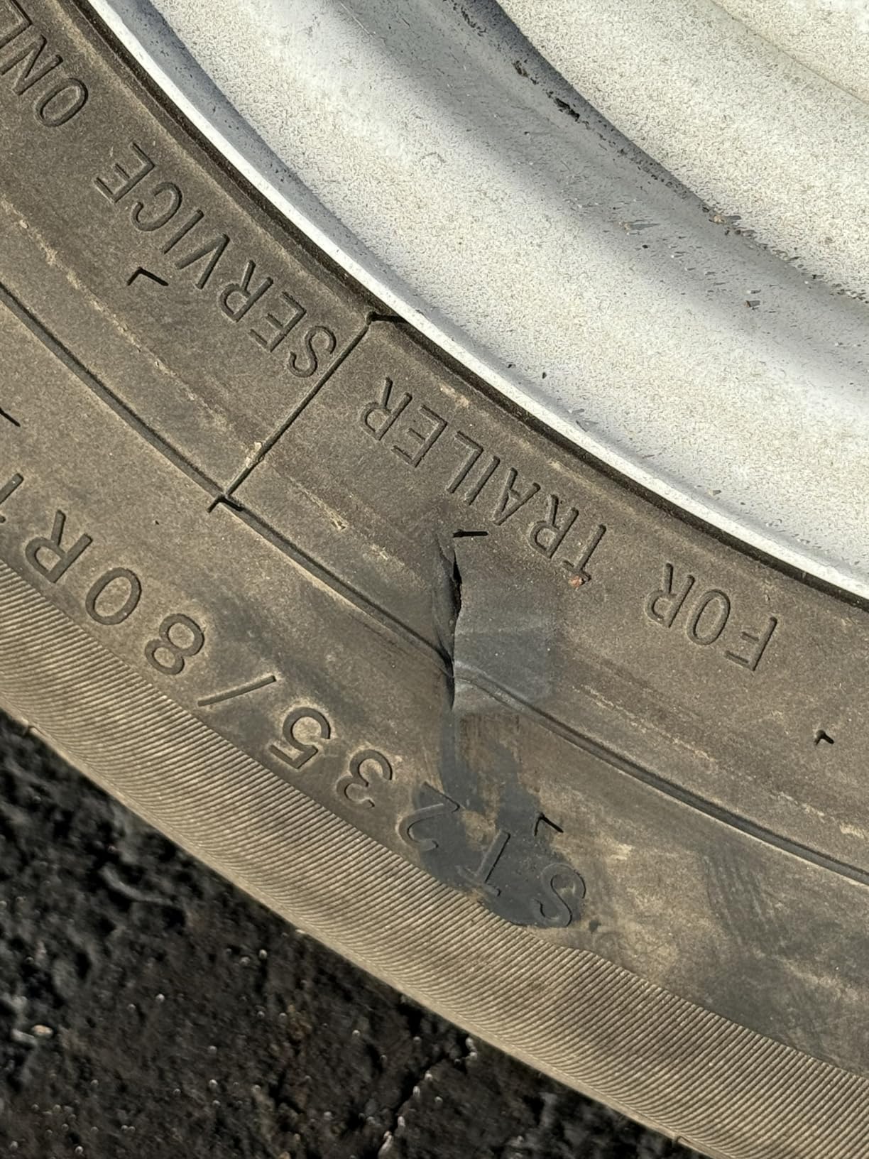 TST 507 Series TPMS - RV Tire Pressure Monitoring System with 4 Cap Sensors & Color Display Monitor for Travel Trailers, Campers and Motorhomes customer photo 1