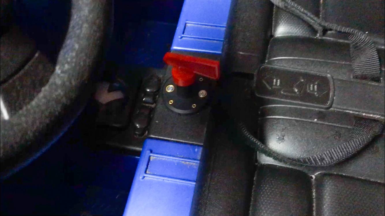 Ampper Battery Disconnect Switch 12V, Battery Cut Off Shut Off Kill Switch for Marine Car Boat RV ATV Vehicles (2 Keys) customer photo 1