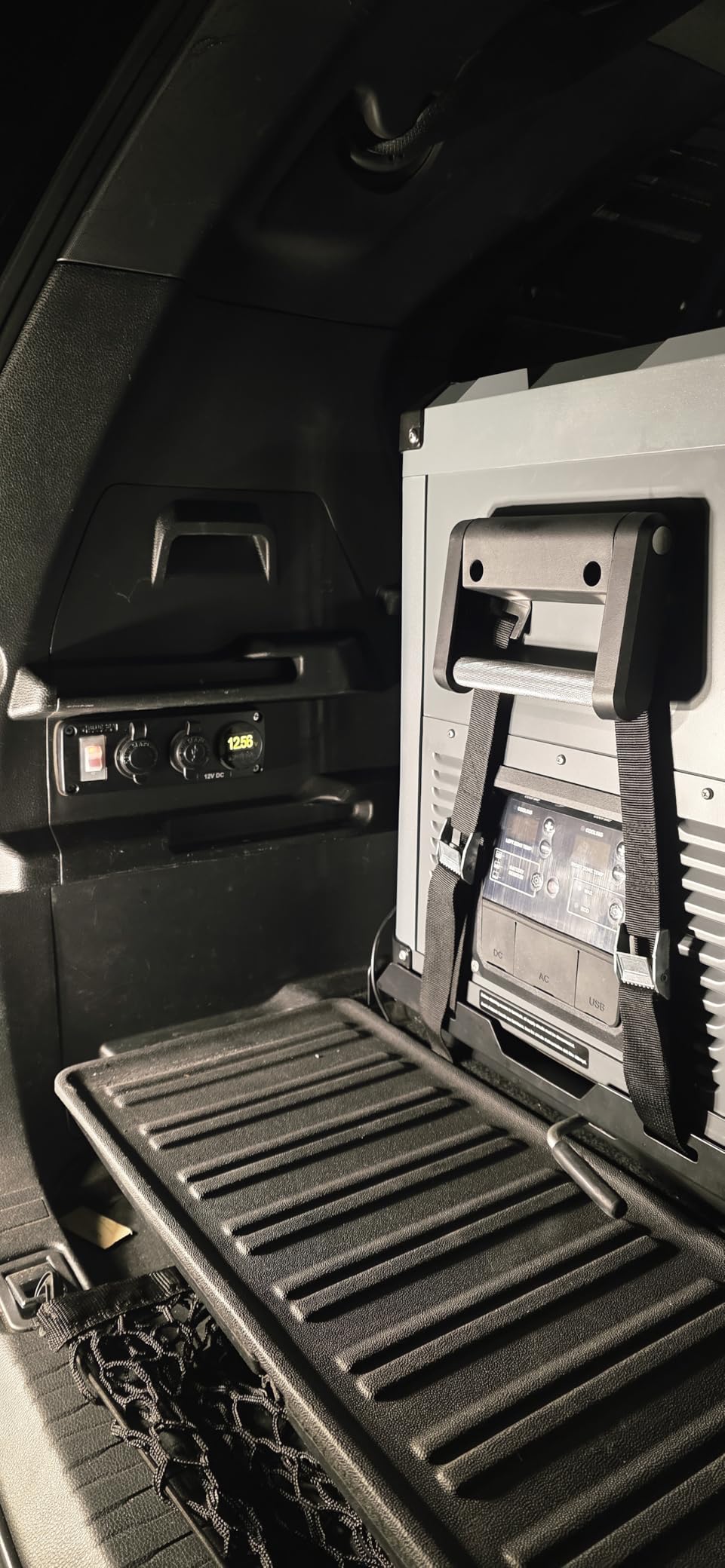 Blue Sea Systems 4366 Water-Resistant Accessory Panel with Circuit Breaker, 12V Socket, Dual USB Charger, Mini Voltmeter customer photo 1