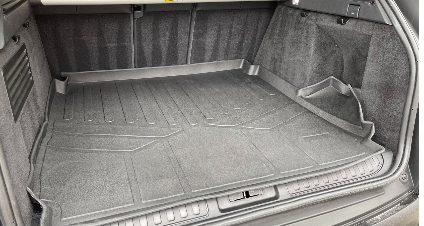 SMARTLINER All Weather Cargo Trunk Liner Floor Mat for 2013-2022 Land Rover Range Rover 4th Generation customer photo 1