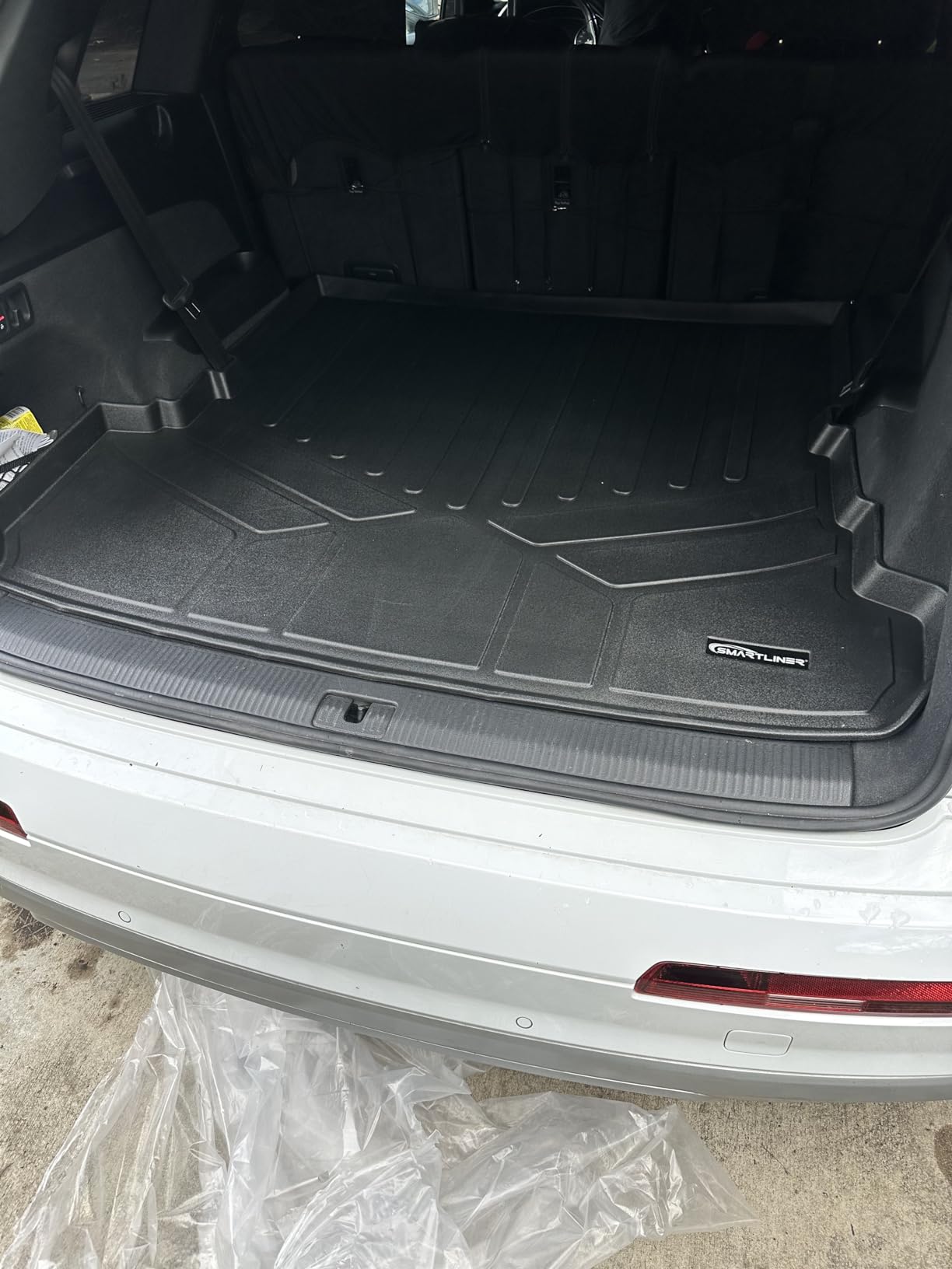 SMARTLINER All Weather Custom Fit Cargo Trunk Liner Floor Mat Behind 2nd Row Compatible with 2017-2025 Audi Q7 / SQ7 customer photo 2
