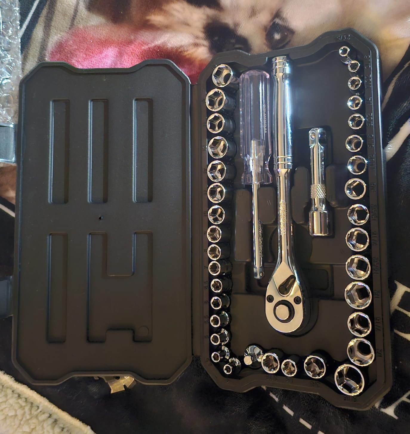 WORKPRO 39-Piece Drive Socket Set 1/4''3/8'', CR-V Metric and Imperial Sockets with Quick-Release Ratchet Wrench, Compact Sockets Set for Car Repair customer photo 1