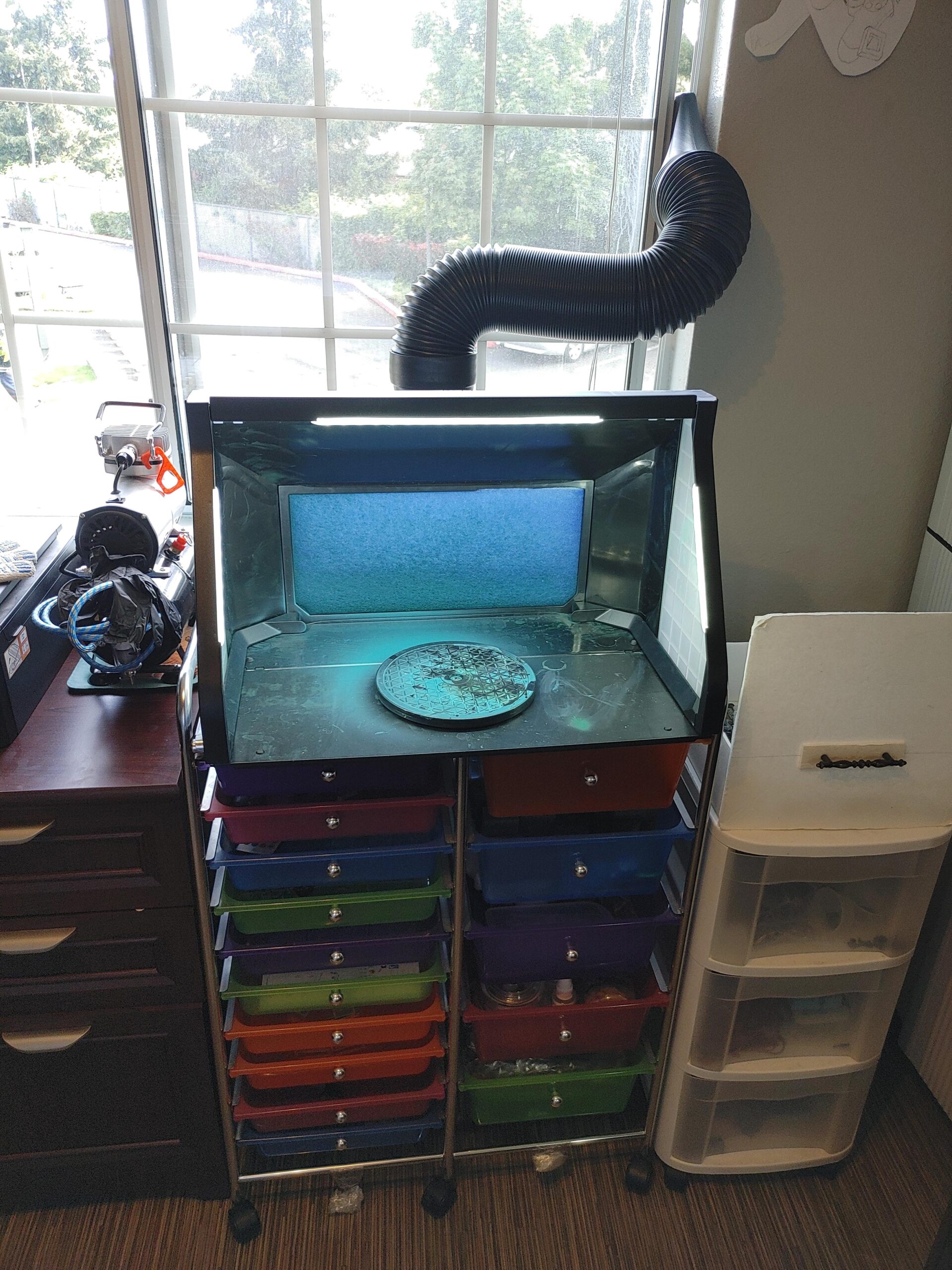 Master Airbrush Large Portable Airbrush Spray Booth Station with LED Lights, 25W Fan, Turntable & 6' Exhaust Hose customer photo 2