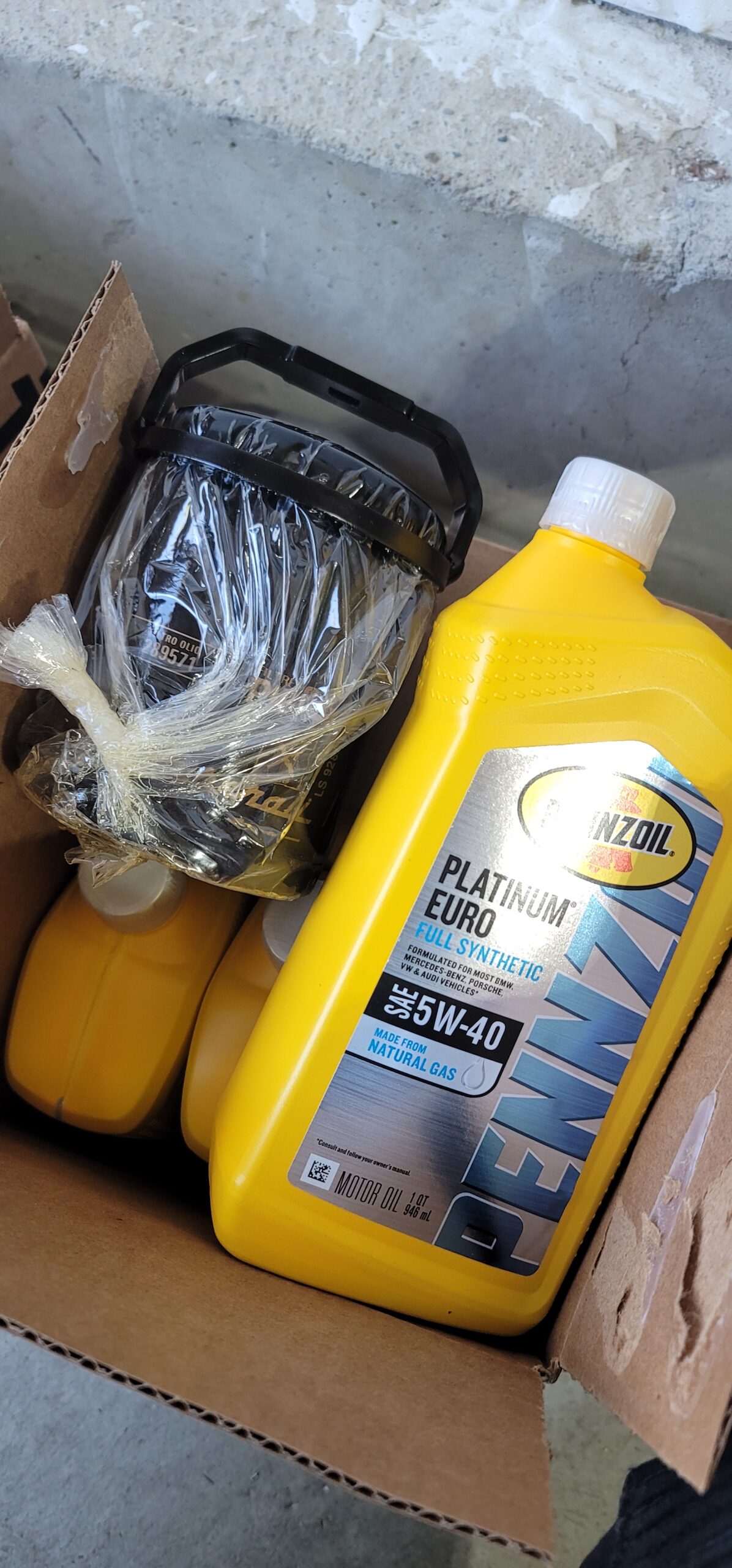 Pennzoil Platinum Euro Full Synthetic 5W-40 Motor Oil, 1 Quart (6 Pack) customer photo 2