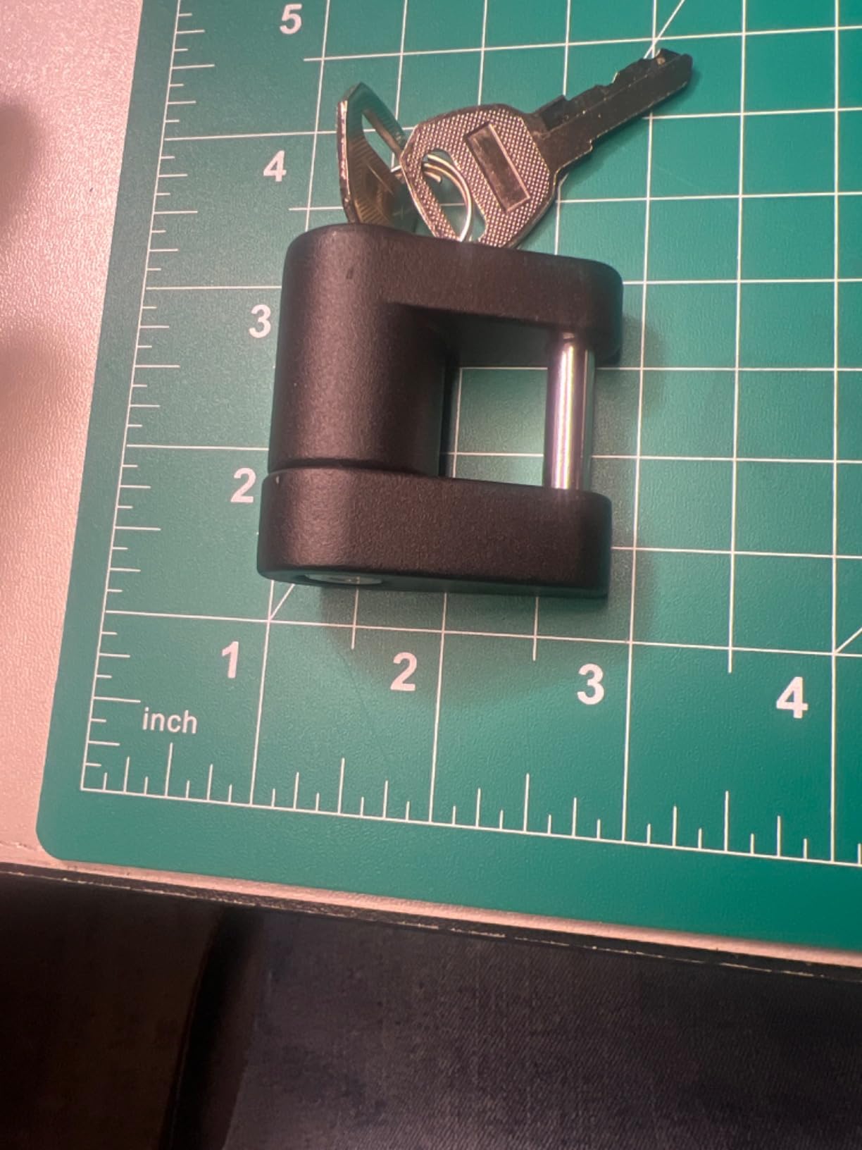 CZC AUTO Black Trailer Hitch Coupler Lock, Dia 1/4 Inch, 3/4 Inch Span for Tow Boat RV Truck Car's Coupler (1 Pack, Black) customer photo 2