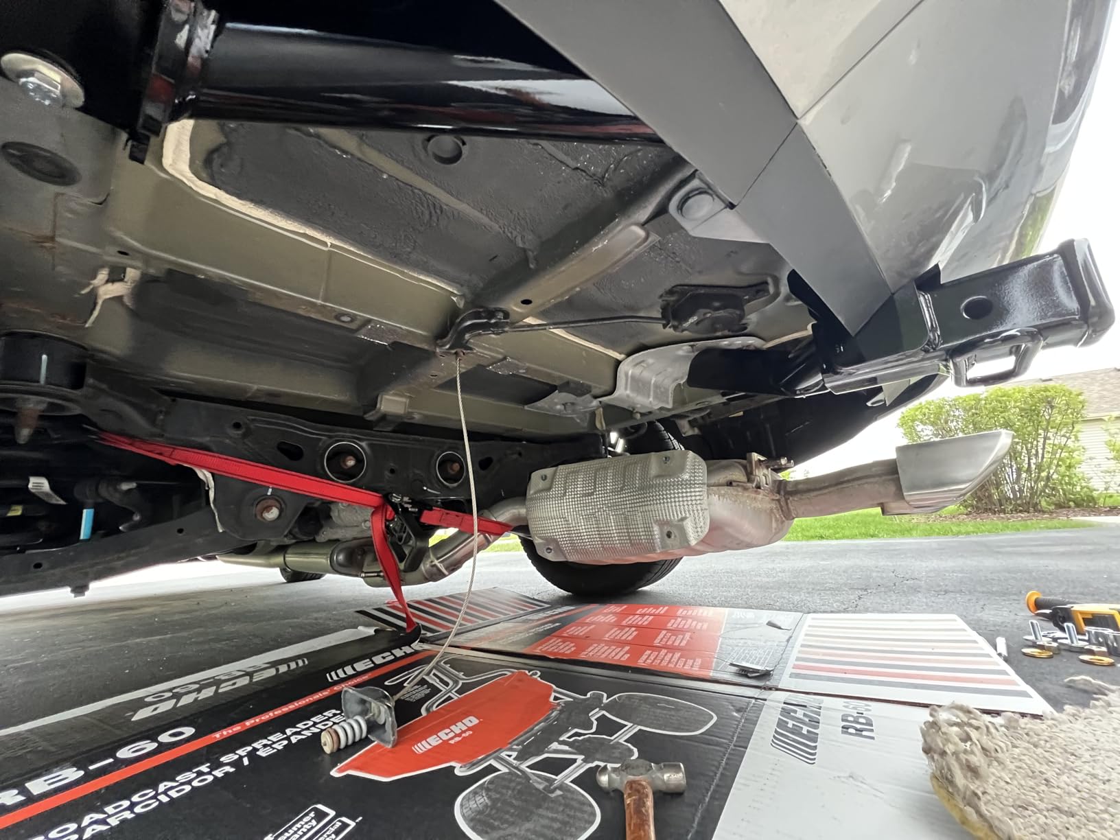 CURT 13420 Class 3 Trailer Hitch, 2-Inch Receiver, 5,000 lbs GTW, 750 lbs TW, Concealed Main Body for OE Look, Fits Select Kia Telluride customer photo 1