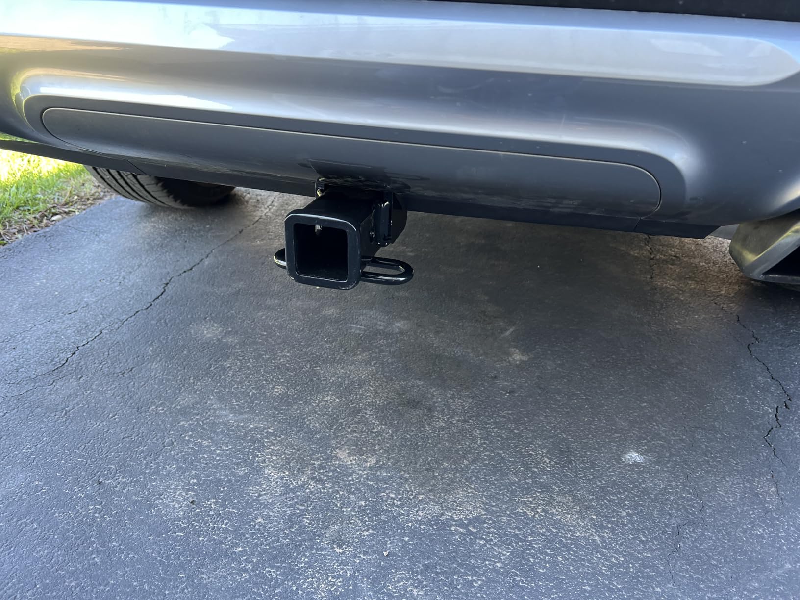 CURT 13420 Class 3 Trailer Hitch, 2-Inch Receiver, 5,000 lbs GTW, 750 lbs TW, Concealed Main Body for OE Look, Fits Select Kia Telluride customer photo 2