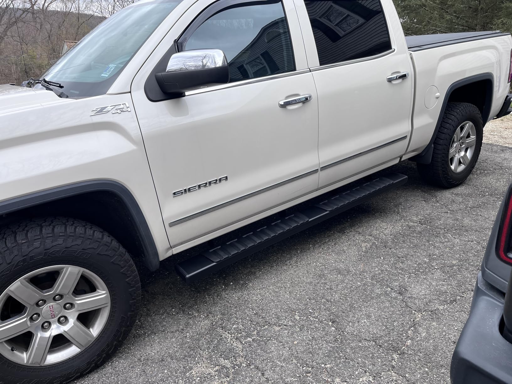YITAMOTOR Running Boards 6 inches OE Style Aluminum Side Steps, Nerf Bars, Compatible with 2007-2018 Chevy Silverado/GMC Sierra 1500 & 2007-2019 2500HD/3500HD Crew Cab (Gas Engine ONLY), Black customer photo 2