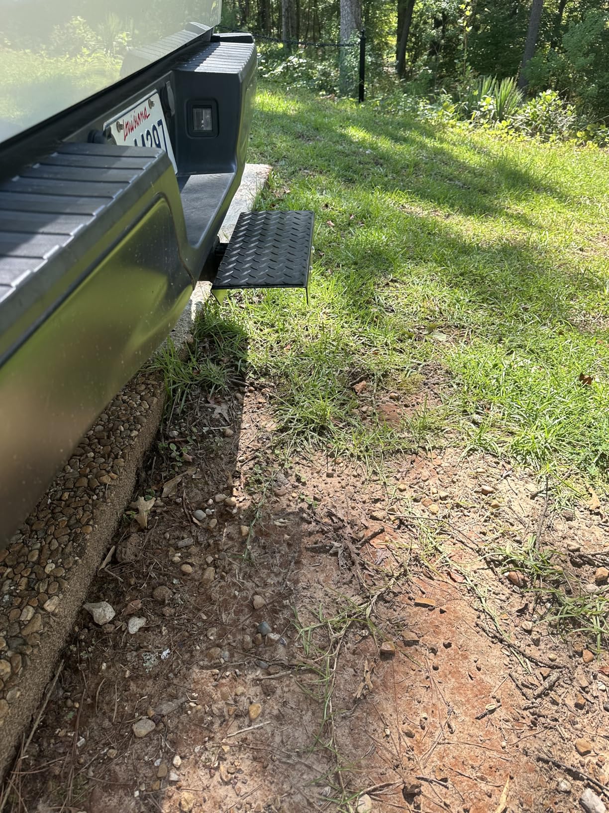 MaxxHaul 50234 Hitch Mount Bump Step For 2 inch Hitch Receiver With Anti Slip Platform For RV SUV Truck Flatbed Camper With Safety Reflectors customer photo 1