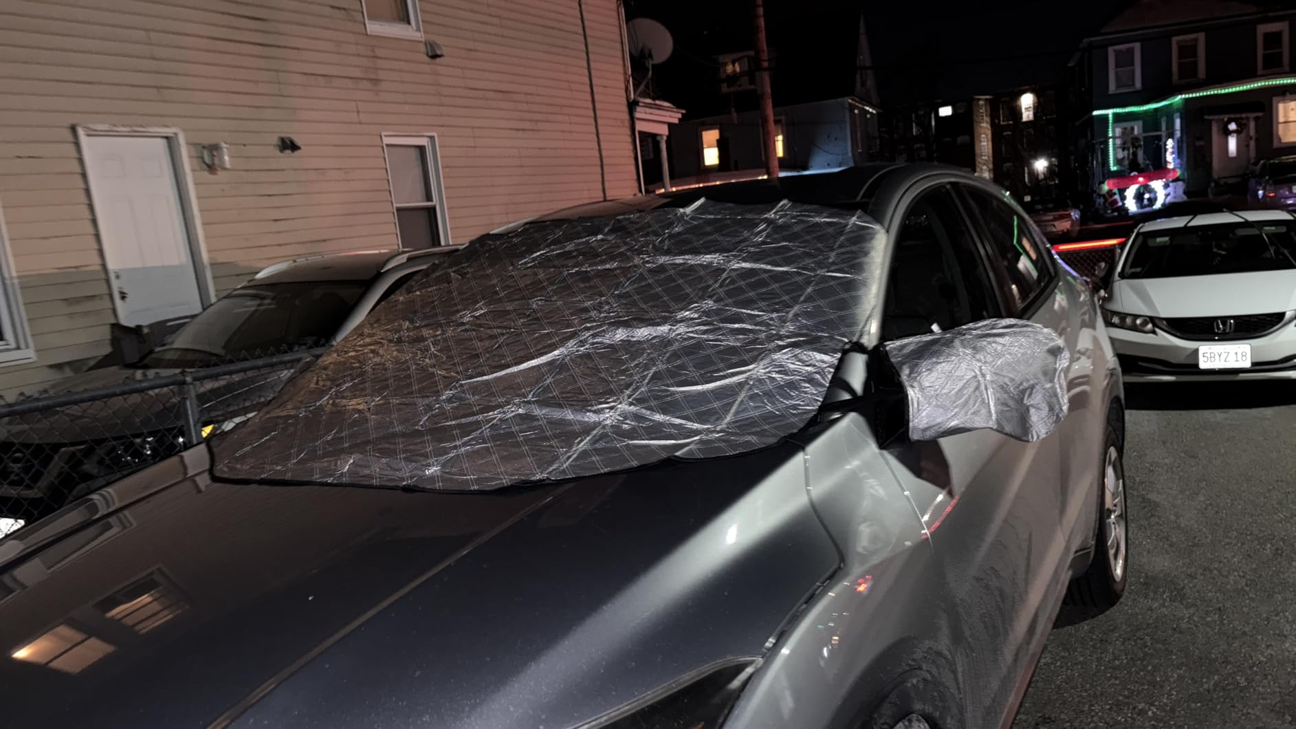 Gintenco Car Windshield Snow Cover, Frost Ice Windscreen Covers with Magnetic Edges, 4 Layers Thickness Snow Protector Covers with Side Mirrors Cover Easy to Use for Car SUV CRV Trucks (Large) customer photo 1