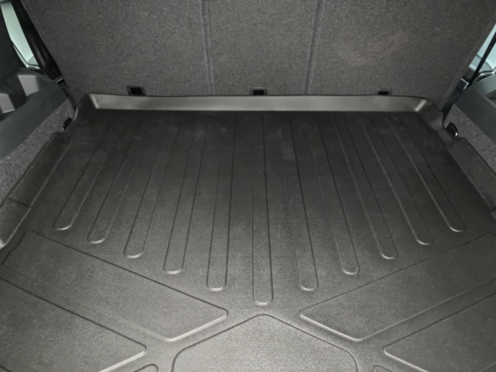SMARTLINER Custom Fit Cargo Trunk Liner Floor Mat Behind 2nd Row Compatible with 2018-2024 Volkswagen Tiguan customer photo 1
