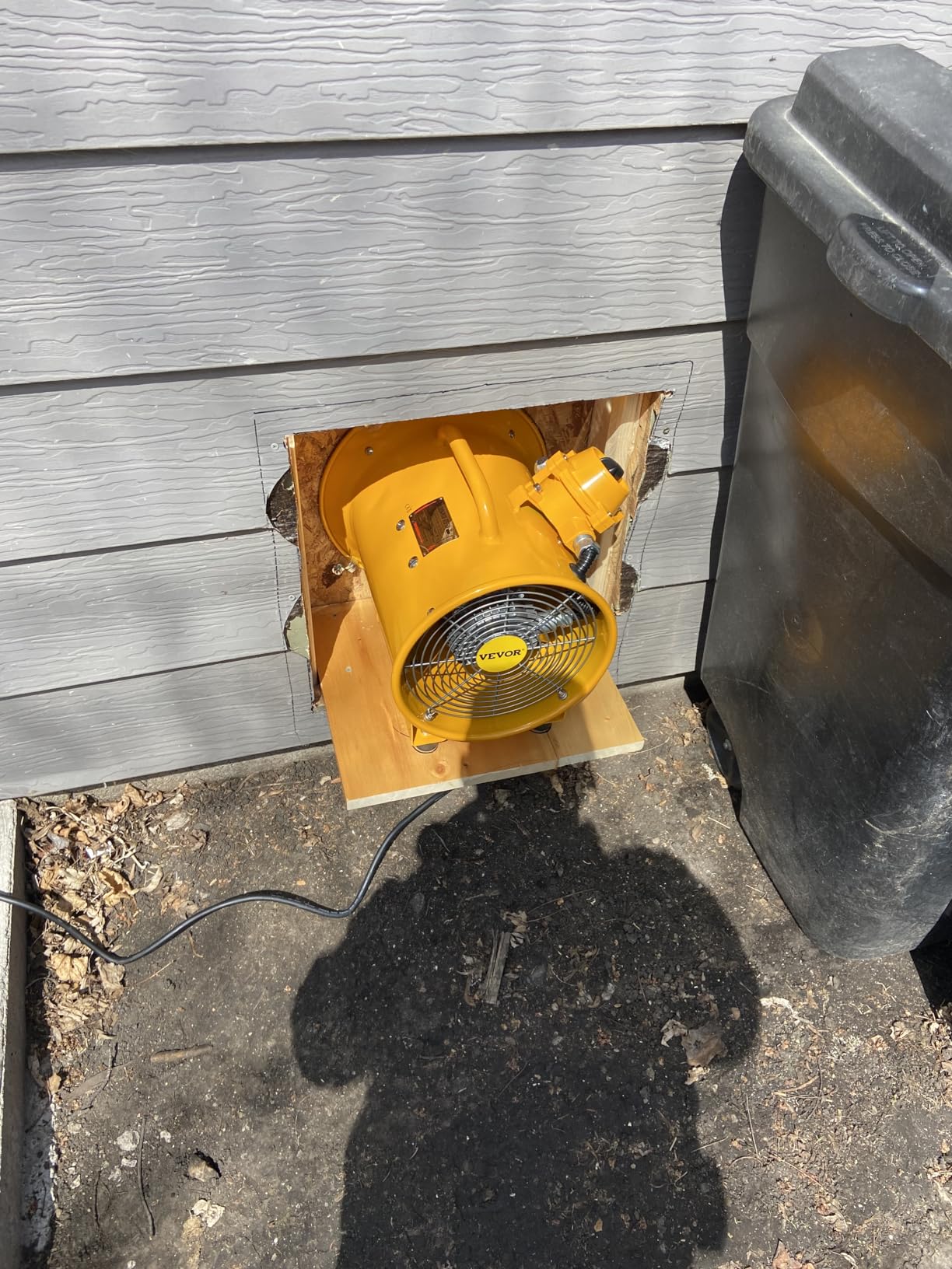 VEVOR Explosion Proof Fan 12 Inch, 550W, Industrial Portable Ventilator Blower/Exhaust with 9.8ft Light Cord -No Plug customer photo 2