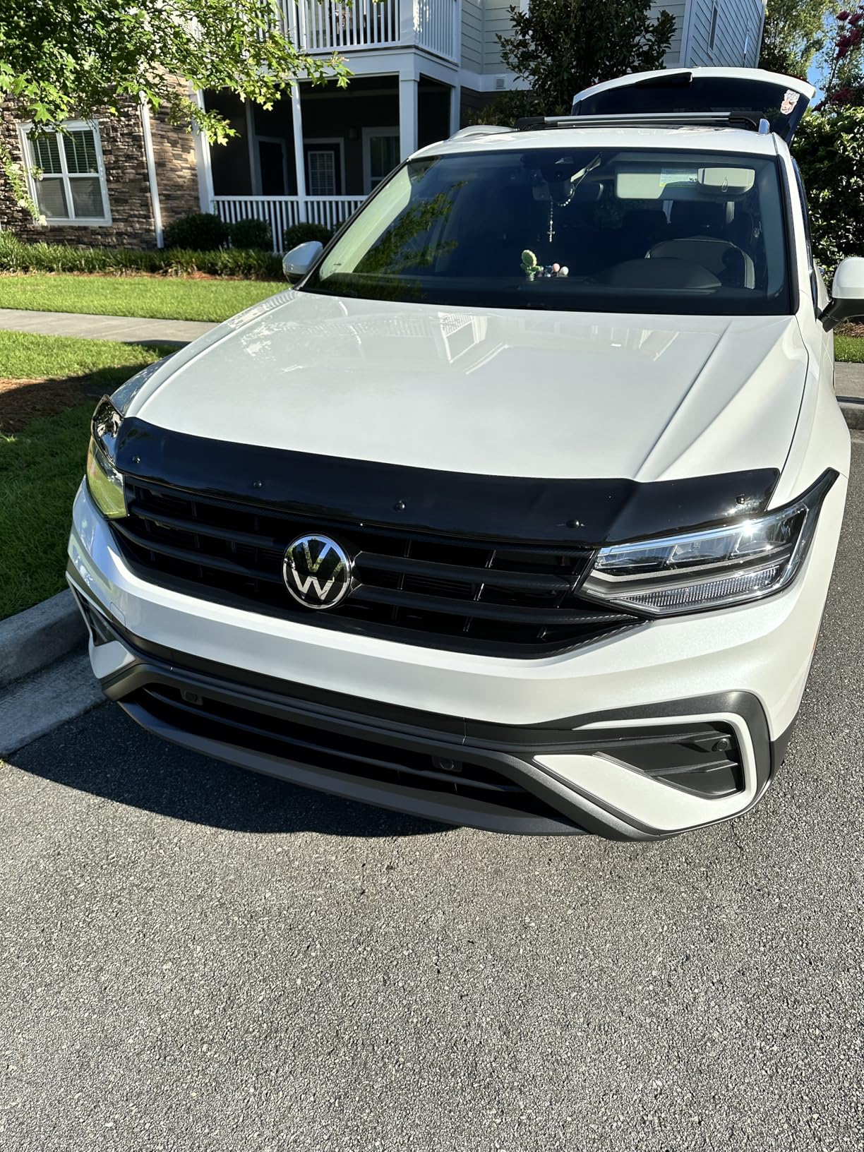 OMAC Front Bug Shield Hood Deflector Guard for VW Tiguan 2.gen 2018-2024 Black Smoke customer photo 1