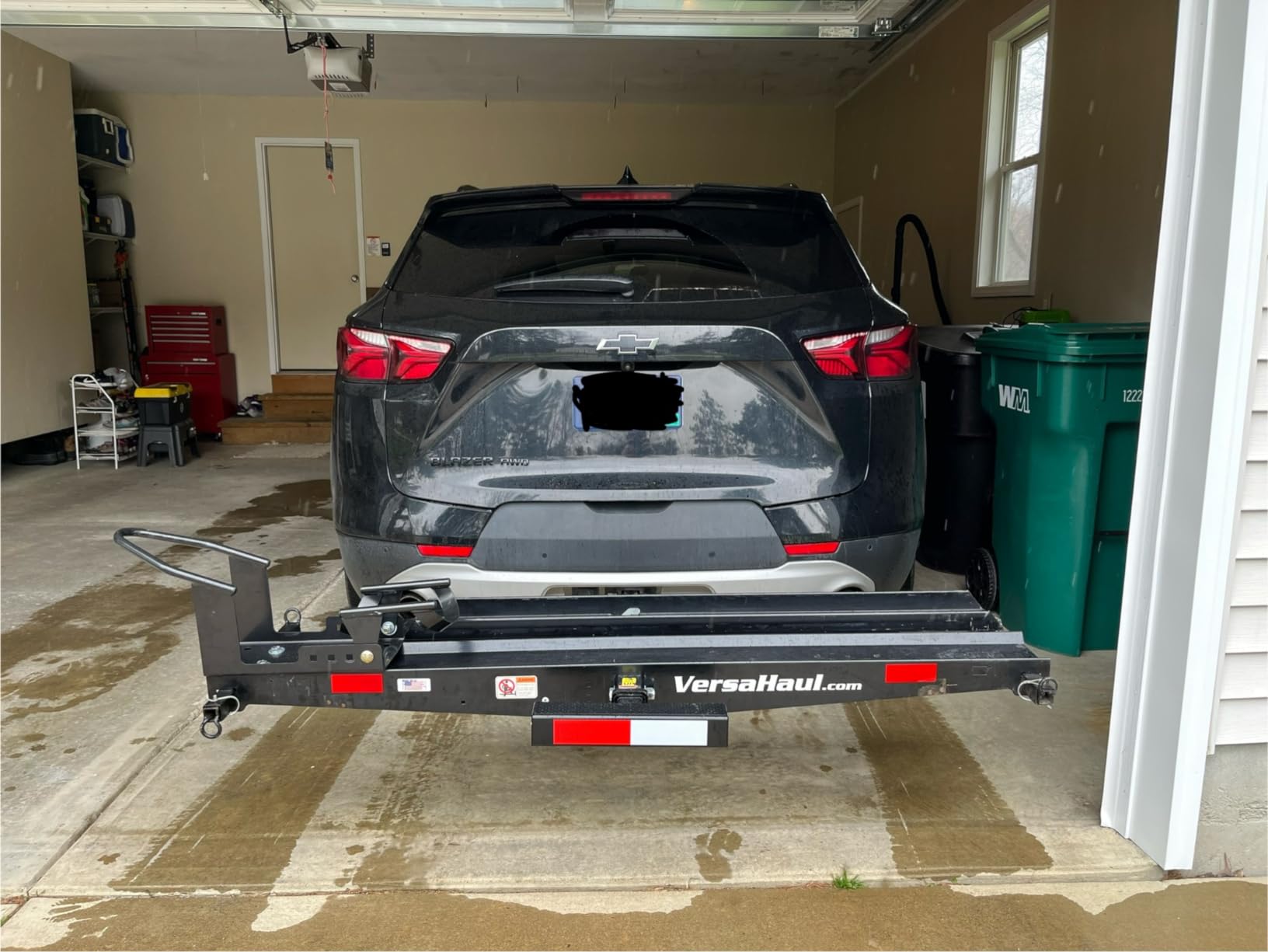 Eapele Hitch Step for 2 Inch Receiver, Universal Anti Slip Bumper Guard, 600lbs Maximum Load, for Trailer Tow Truck Pickup SUV Pickup Van RV customer photo 1