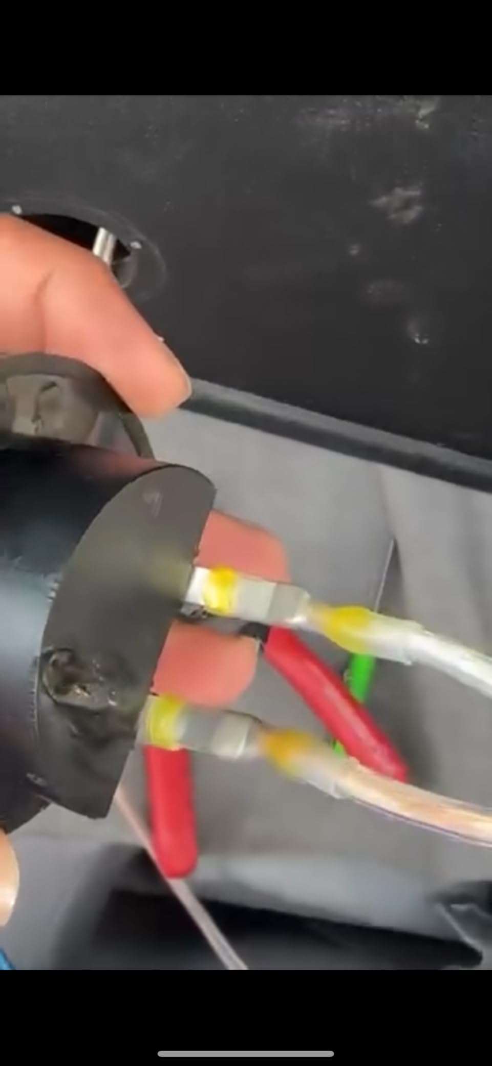 Kuject 200PCS Solder Seal Heat Shrink Butt Connectors, Waterproof Wire Connectors Kit Electrical Terminals, Solderless Insulated Wire Splice Cable Connector for Marine Automotive Boat Truck customer photo 2