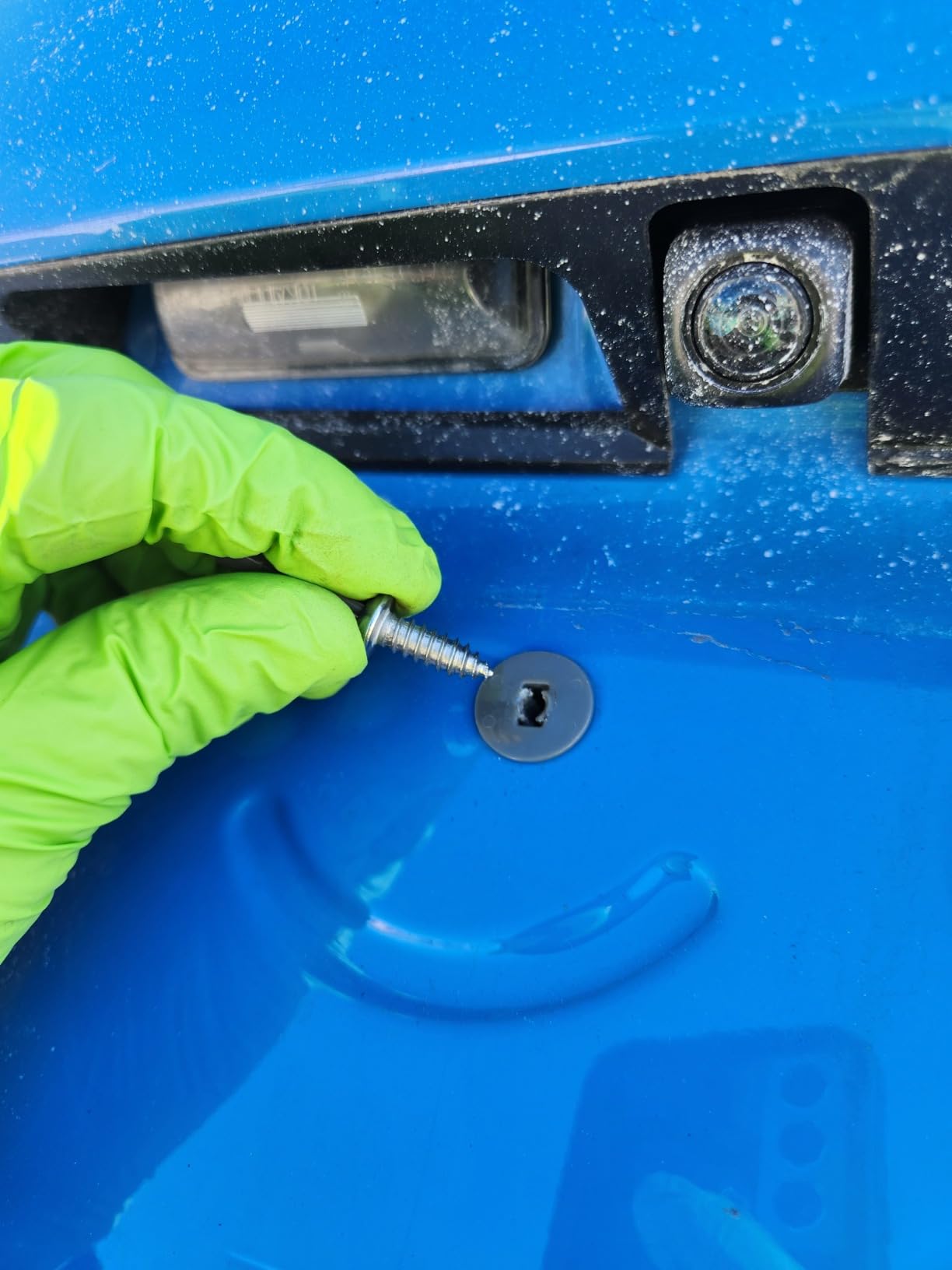 BGGTMO Anti Theft License Plate Frames - Carbon Fiber Metal Aluminum Number Plate Holders, Stainless Steel Anti Theft Screws, Fit US Car Front and Rear Car Tag Cover customer photo 2