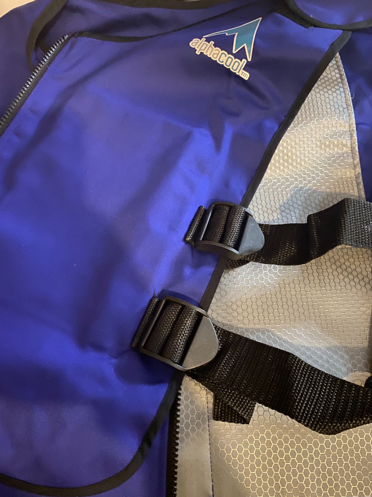 Alphacool Ice Vest for Men and Women Adjustable Cooling Vest with Ice Packs customer photo 1