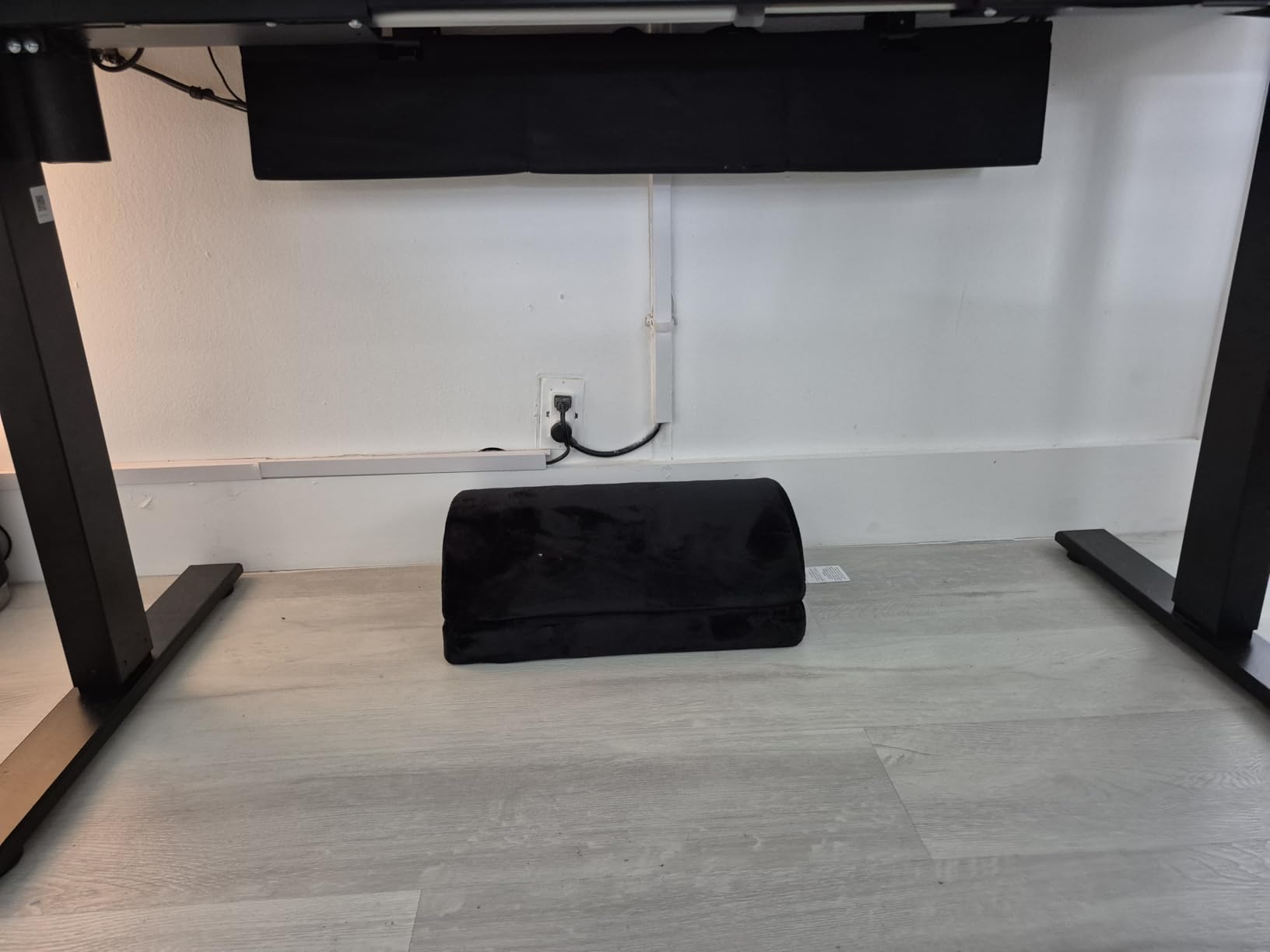 ComfiLife Foot Rest for Under Desk at Work - Adjustable Height Memory Foam Foot Stool, Ergonomic Footrest for Back & Hip Pain Relief (Black) customer photo 2