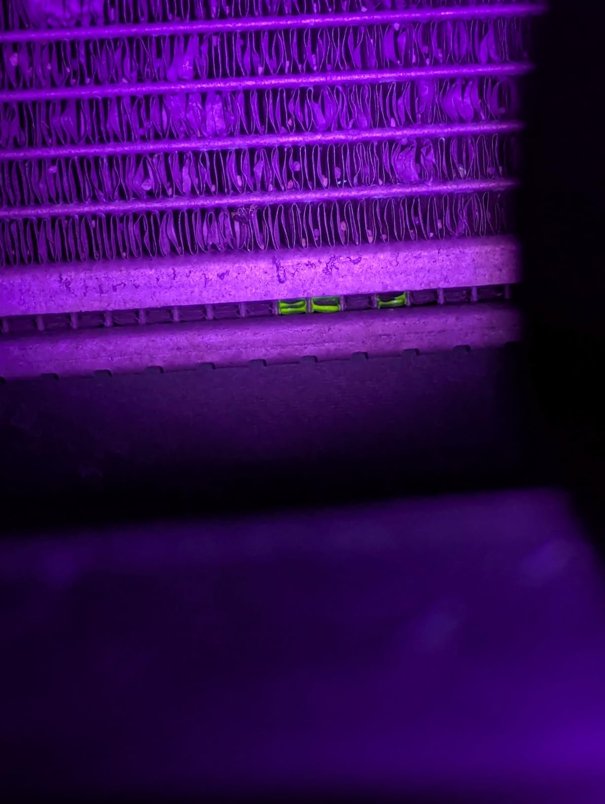 Air Conditioner UV Dye Leak Detector, Pro Auto Oil AC UV Dye Leak Test Detection Tool Kit 68 LED A/C UV Flashlight Detector with Protective Glasses customer photo 2
