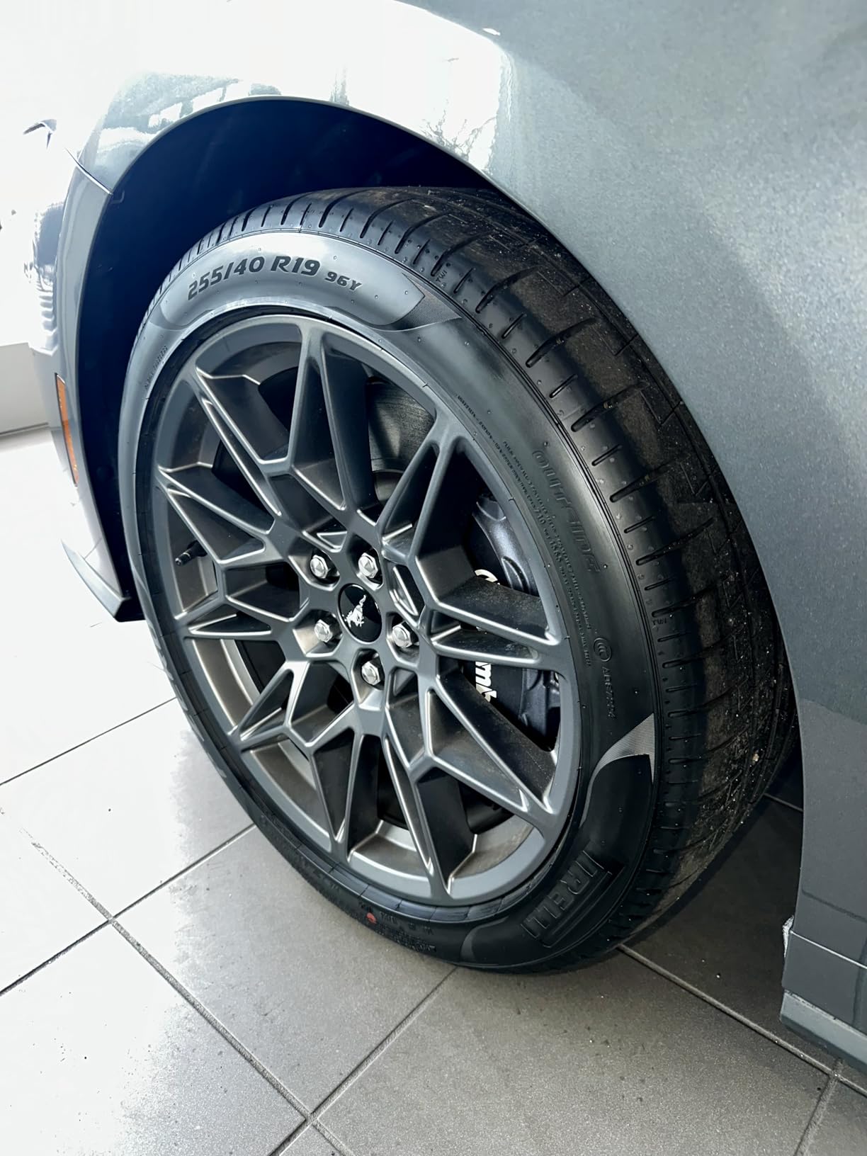 Chemical Guys Tire Kicker Sprayable Extra Glossy Tire Shine Spray, Dry-to-Touch Dressing - Restores Wet Look to Rubber, Vinyl, and Plastic, Safe for Cars, Trucks, Motorcycles, RVs, and More - 128 oz customer photo 2