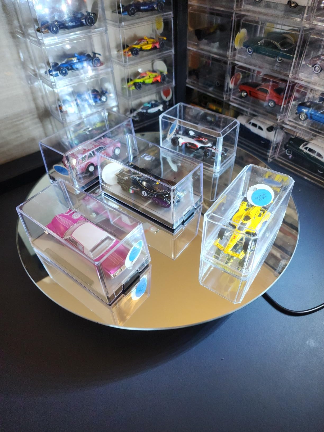 JAYEGT Motorized Rotating Display Stand, 5.74inch /22lbs Load, 360 Degree Electronic Turntable Display Stand for Photography Products Shows , Jewelry, Watch, 3D Models, Cake (Black/Button Control/rechargeable) customer photo 1