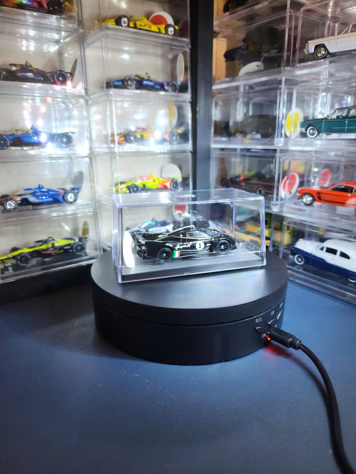 JAYEGT Motorized Rotating Display Stand, 5.74inch /22lbs Load, 360 Degree Electronic Turntable Display Stand for Photography Products Shows , Jewelry, Watch, 3D Models, Cake (Black/Button Control/rechargeable) customer photo 2